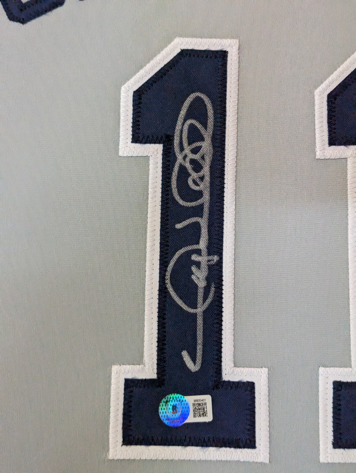 Framed N.Y. Yankees Gary Sheffield Autographed Signed Jersey Beckett Holo