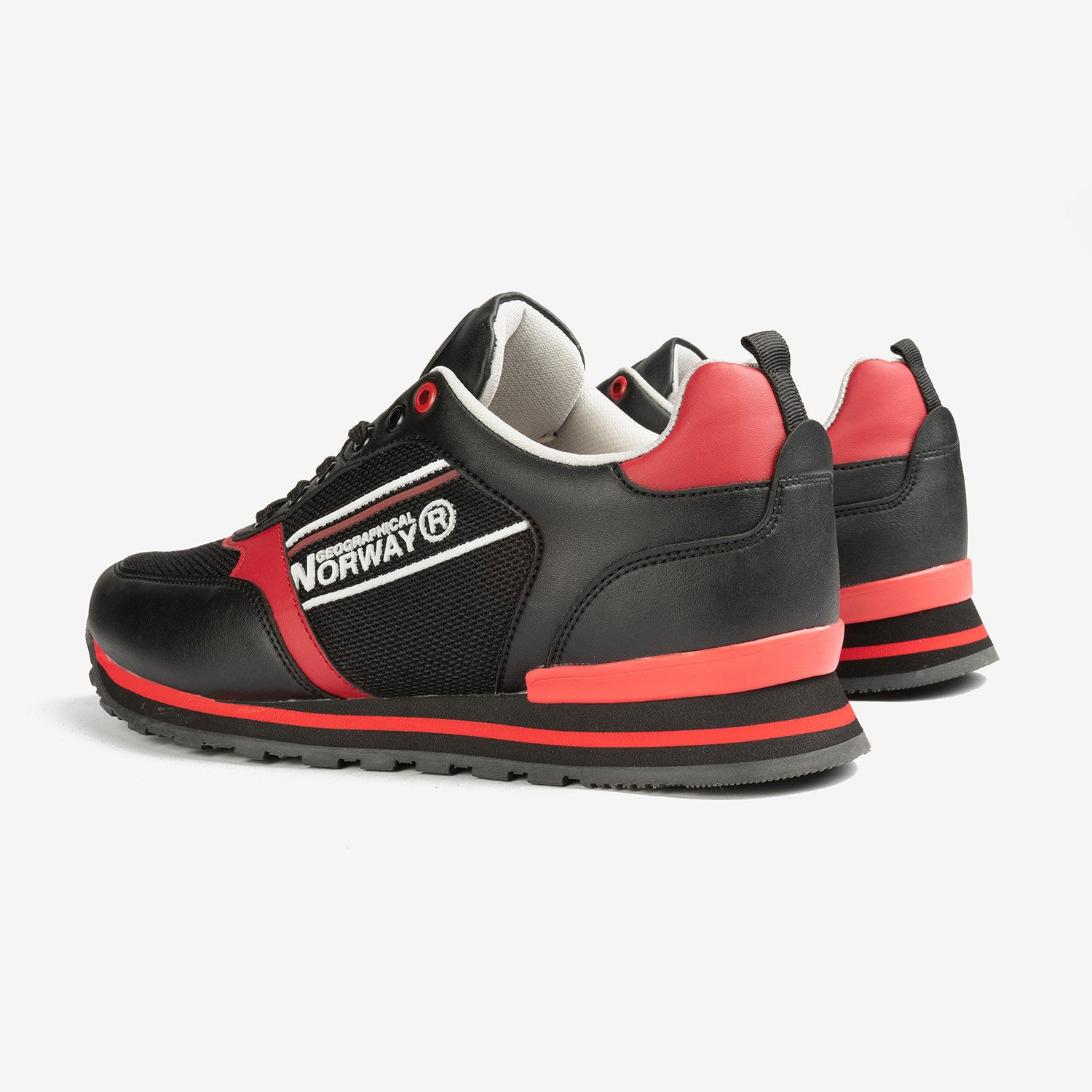 Cameron Sneaker // Black