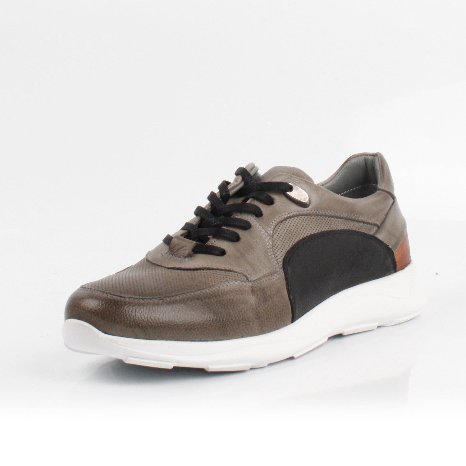 Jonathon Sneakers // Gray