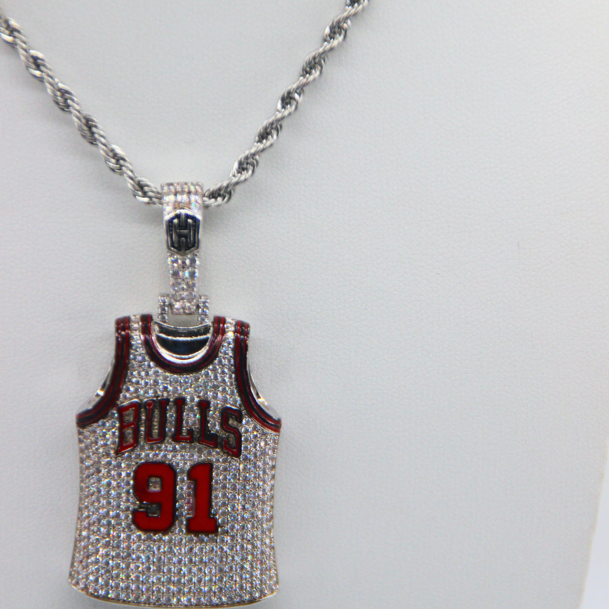 Chicago Bulls Dennis Rodman #91 Jersey Pendant Necklace – Premium Zircon Basketball Fan Gift