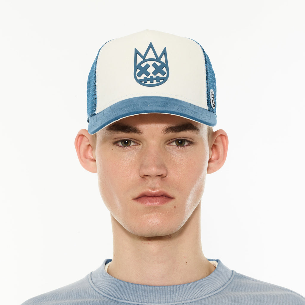 Cult's Logo Mesh Back Trucker Hat "Shimuchan" in Winter White