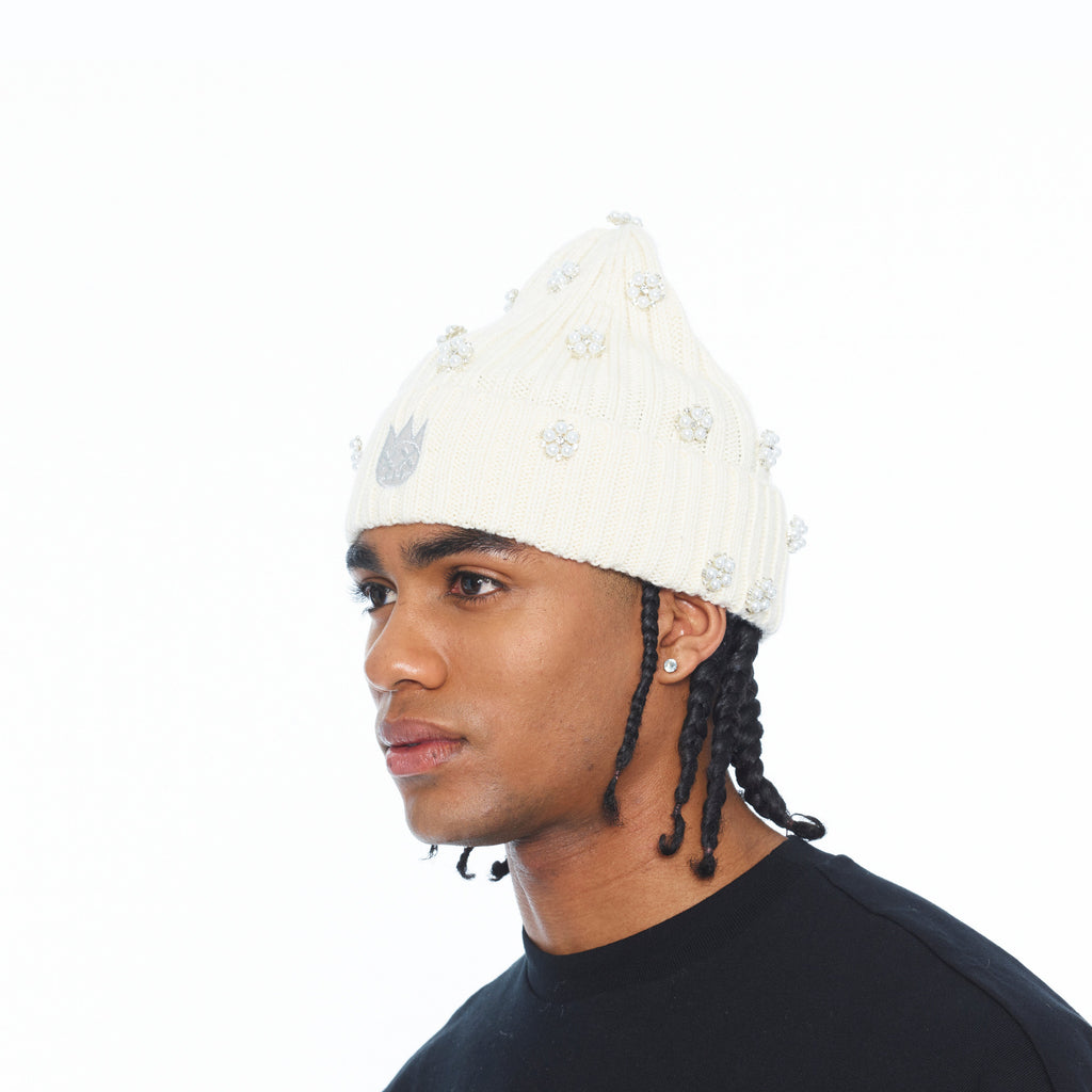 Cult's Knit Hat "All Over Crystals" In Winter White