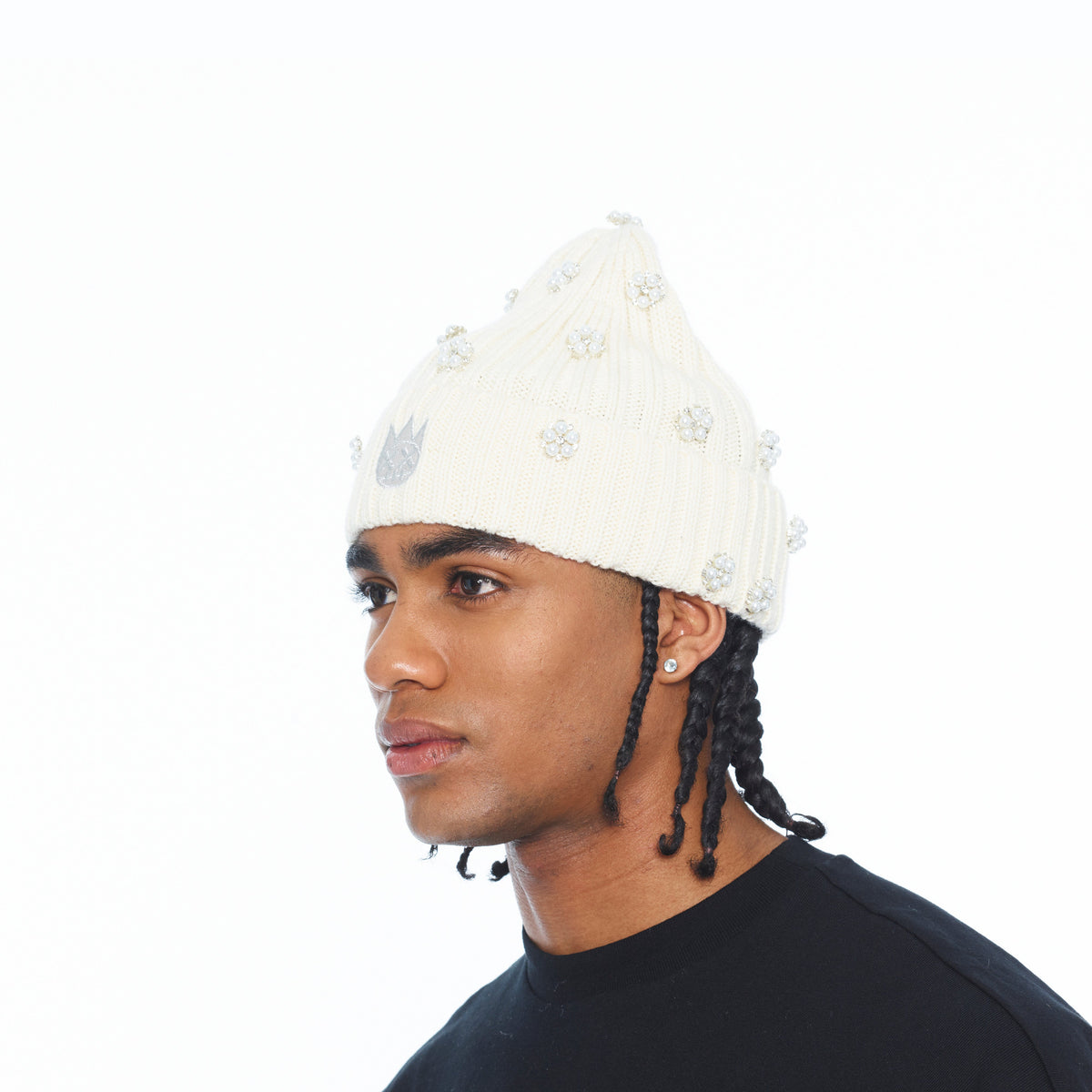 Cult's Knit Hat "All Over Crystals" In Winter White