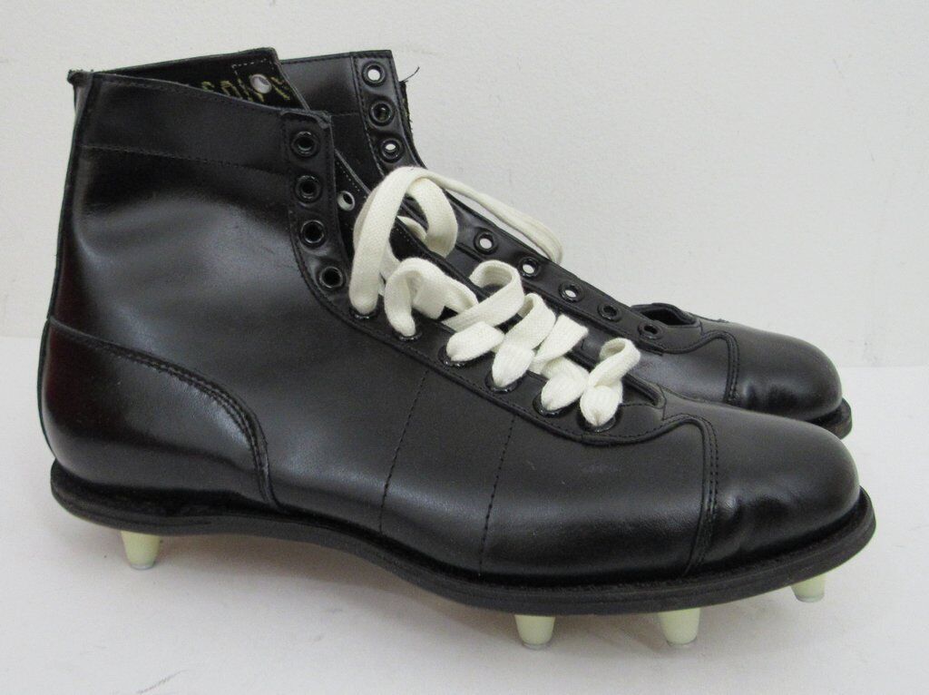 Pair of Vintage Wilson Riteweight Black Football Cleats Size 8  NIB 182907