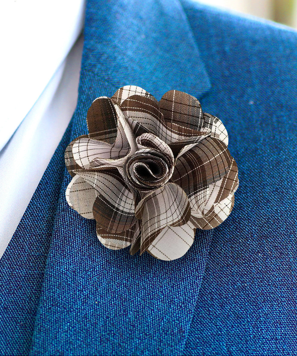 Vittorio Vico Unisex Metallic Silver Accent Plaid Flower Lapel Pin