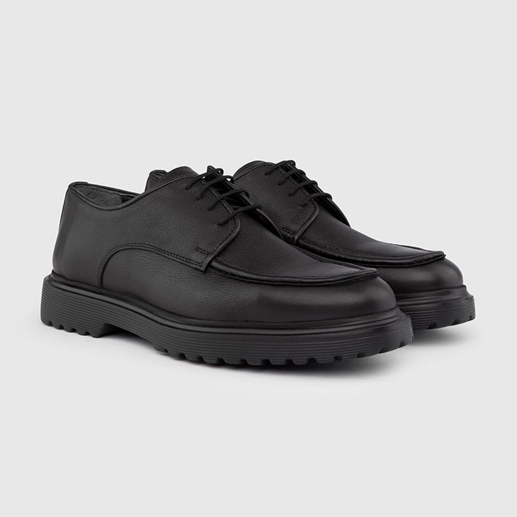 Nowra Antique Leather Men's Daily Shoe // Black