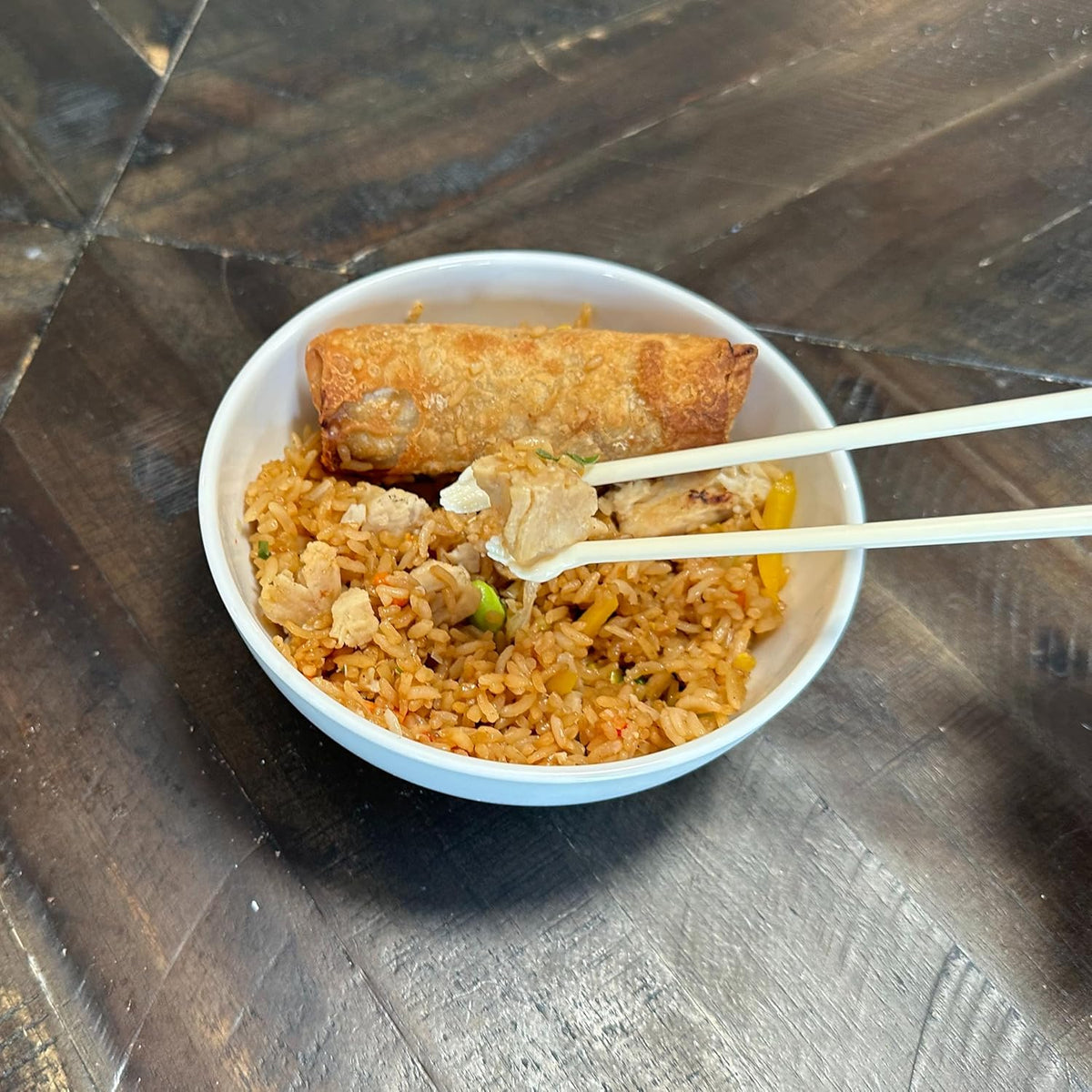 🥢 "HELPING HANDS" Chopsticks – Gag Gift for Foodies & Beginners