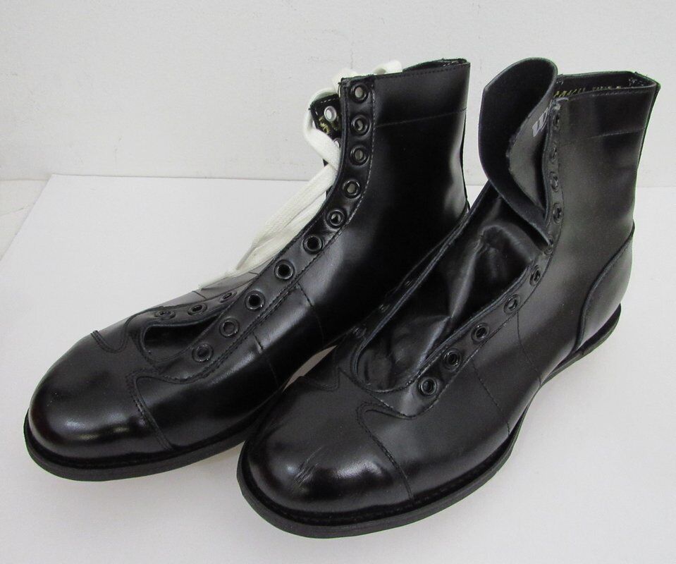 Pair of Vintage Wilson Riteweight Black Football Cleats Size 8  NIB 182900