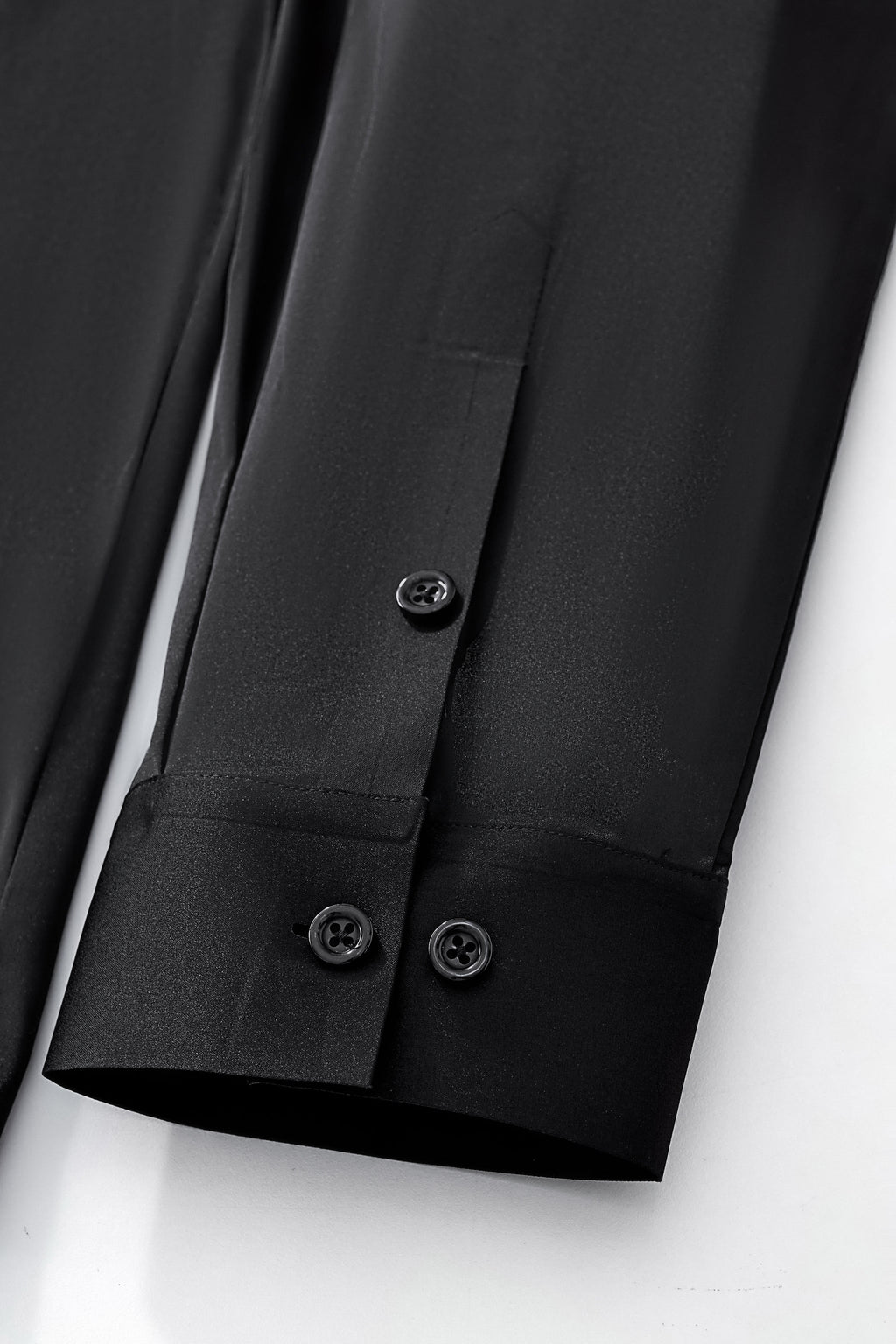 SIGNATURE SATIN STITCHLESS LS Shirt BLACK