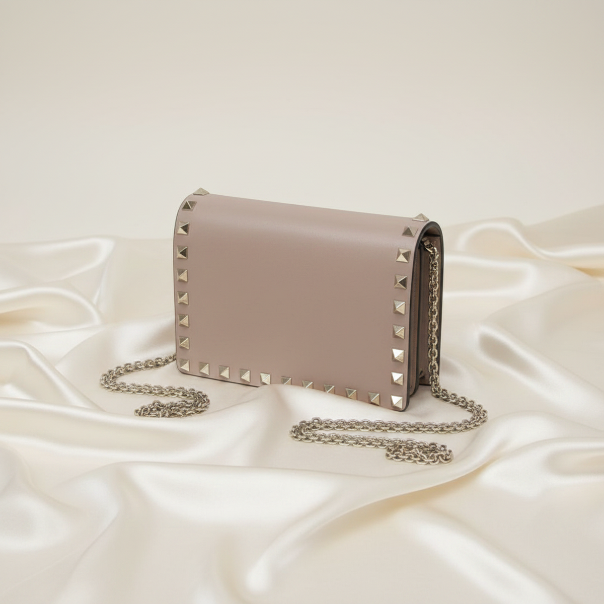 Valentino Garavani Rockstud · Leather