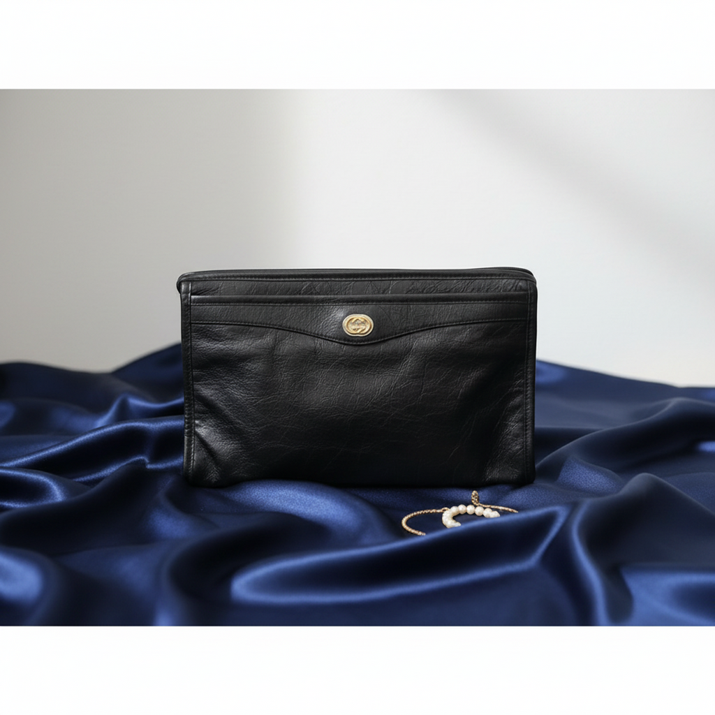Gucci Interlocking · Leather Clutch