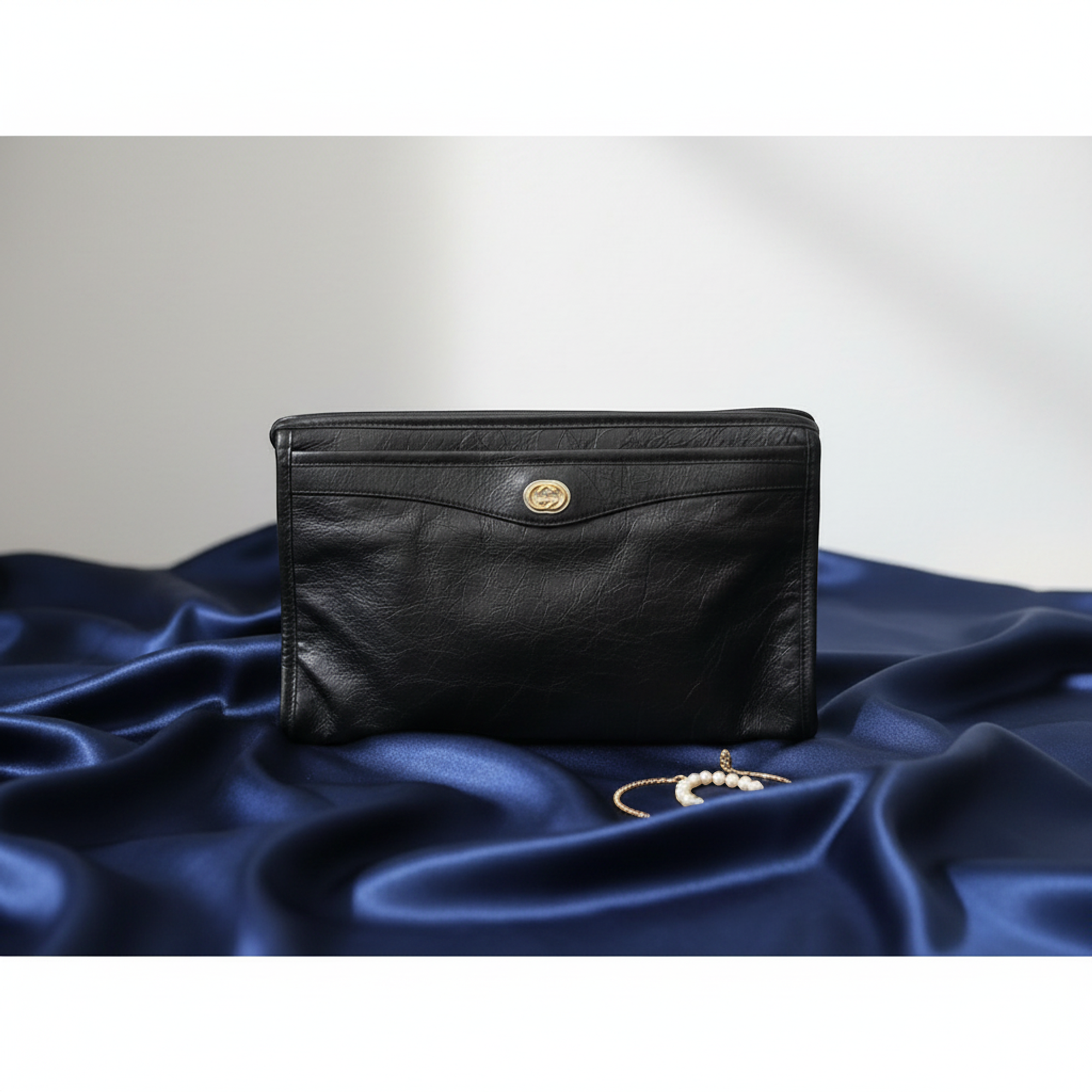 Gucci Interlocking · Leather Clutch