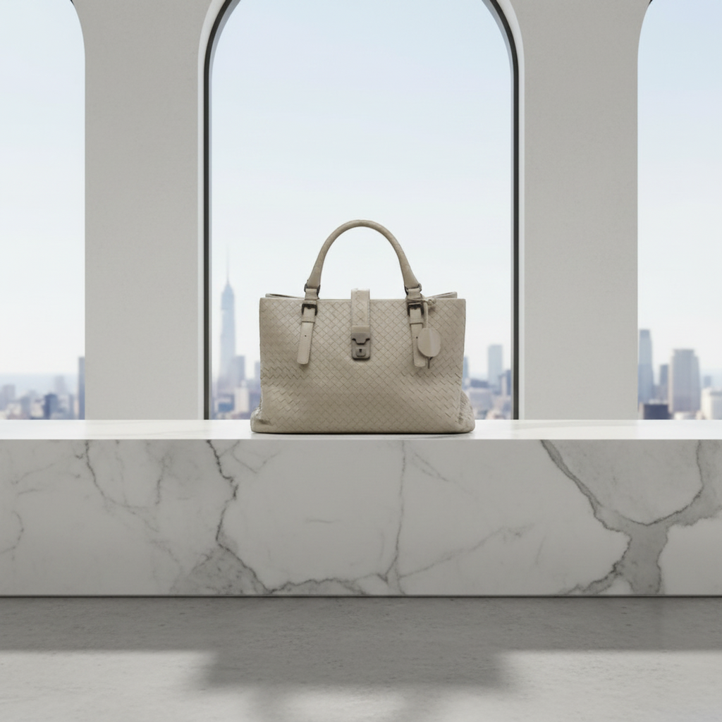 Bottega Veneta Intrecciato Rome · Leather