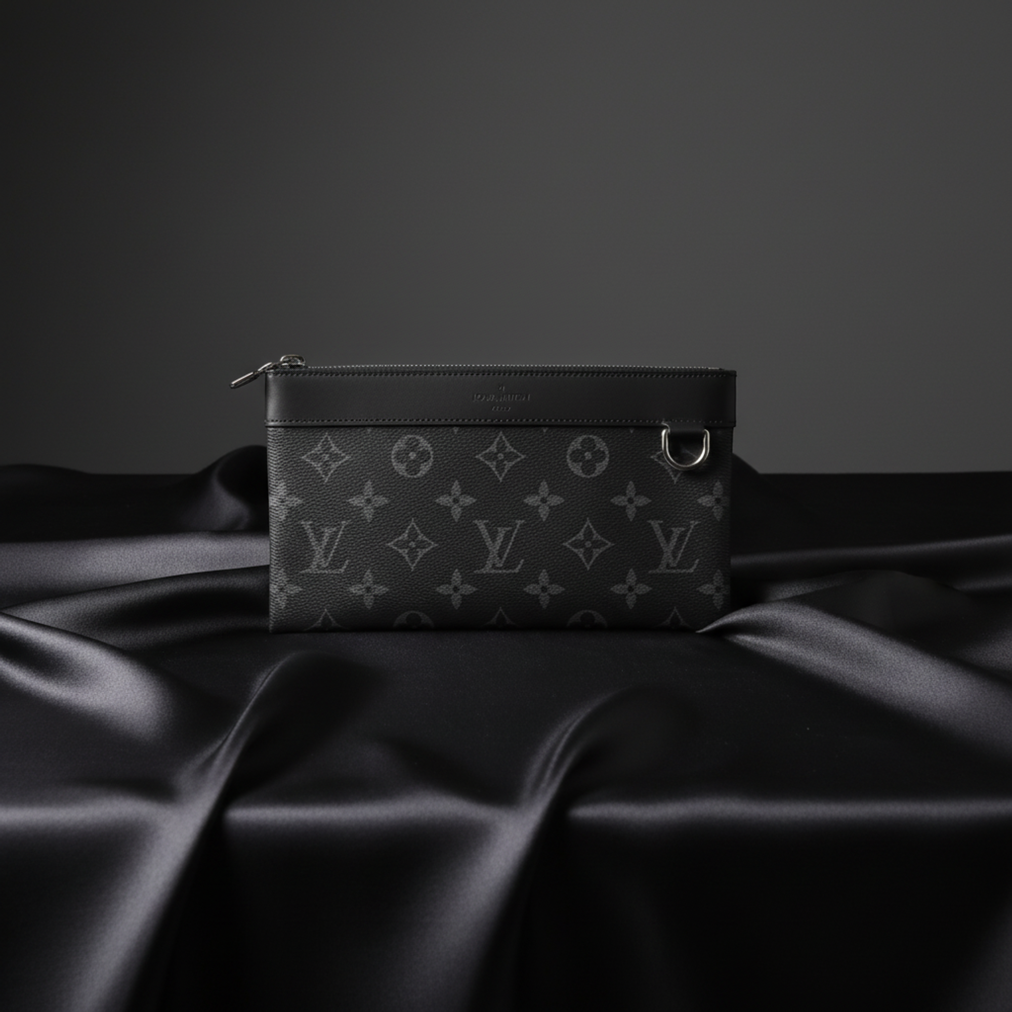 Louis Vuitton Pochette Discovery · Eclipse
