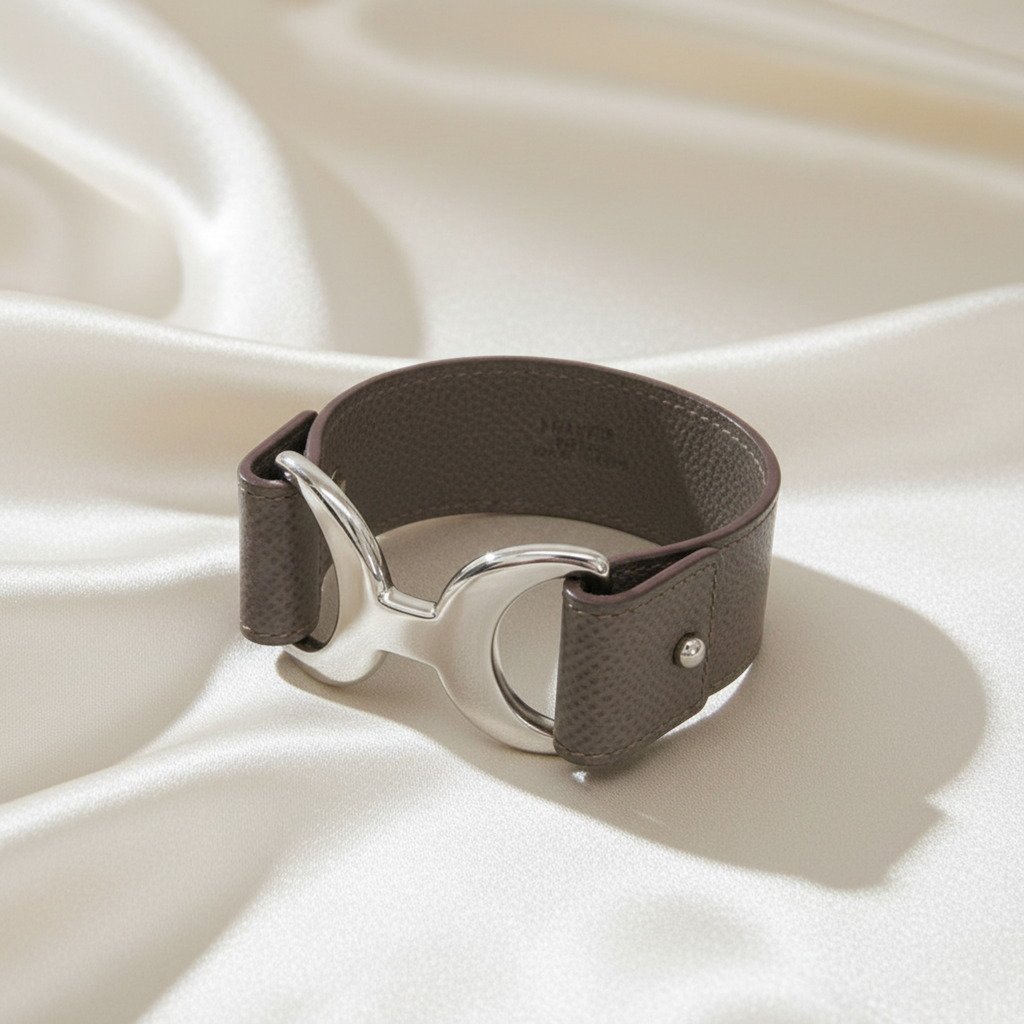 Hermès Pavane · Étoupe Leather Bangle