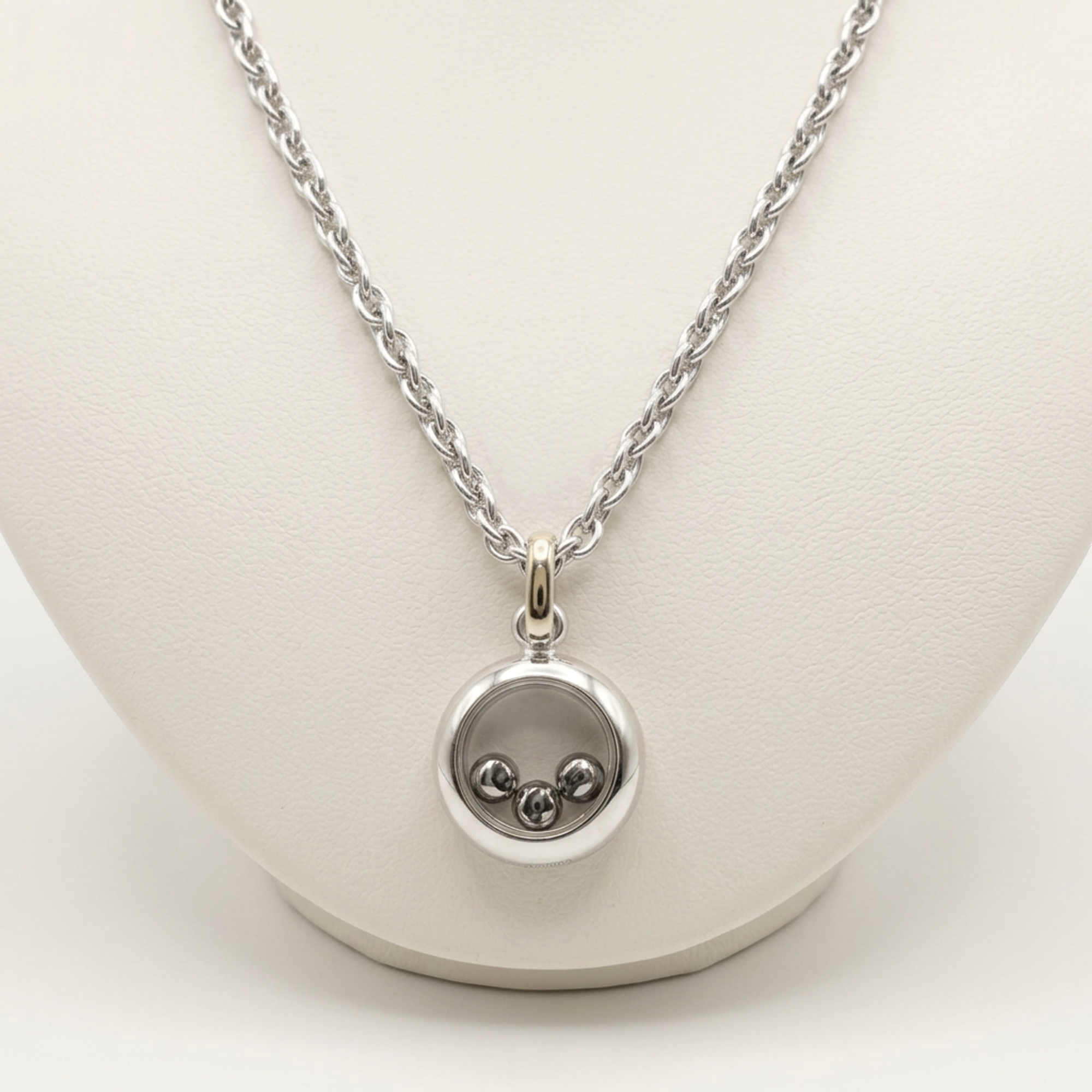 Chopard Happy Diamonds · 18K White Gold