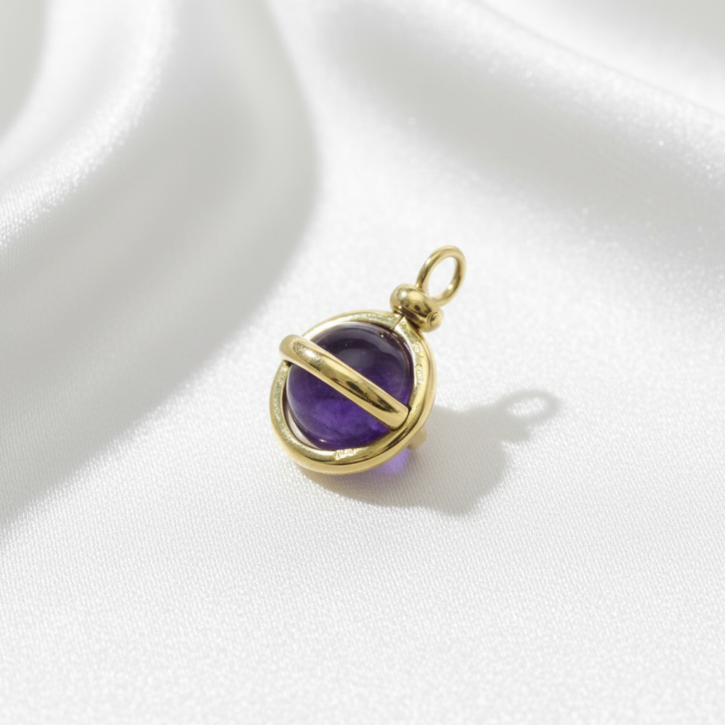 Pomellato Amethyst Charm · 18K Yellow Gold