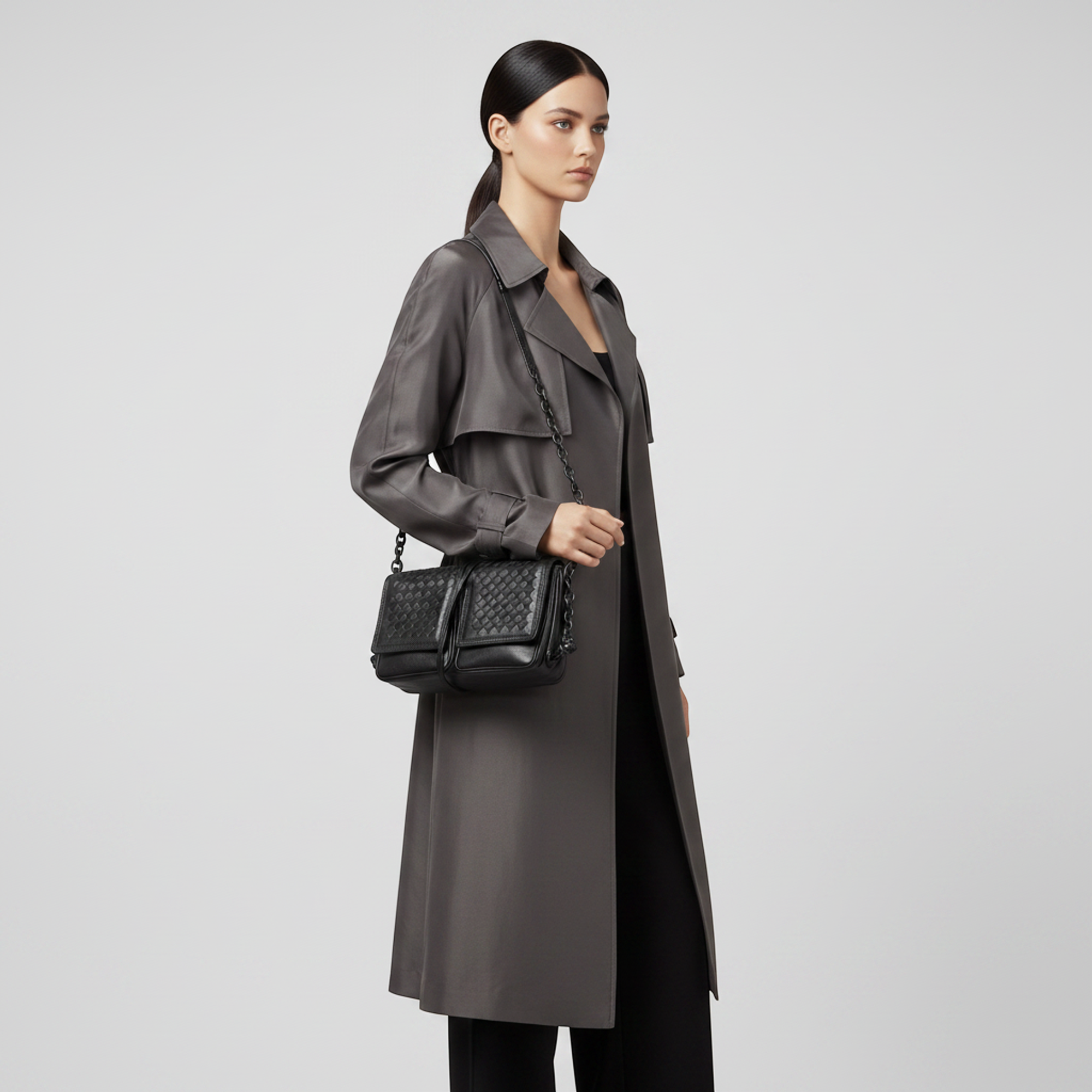 Bottega Veneta Intrecciato · Leather