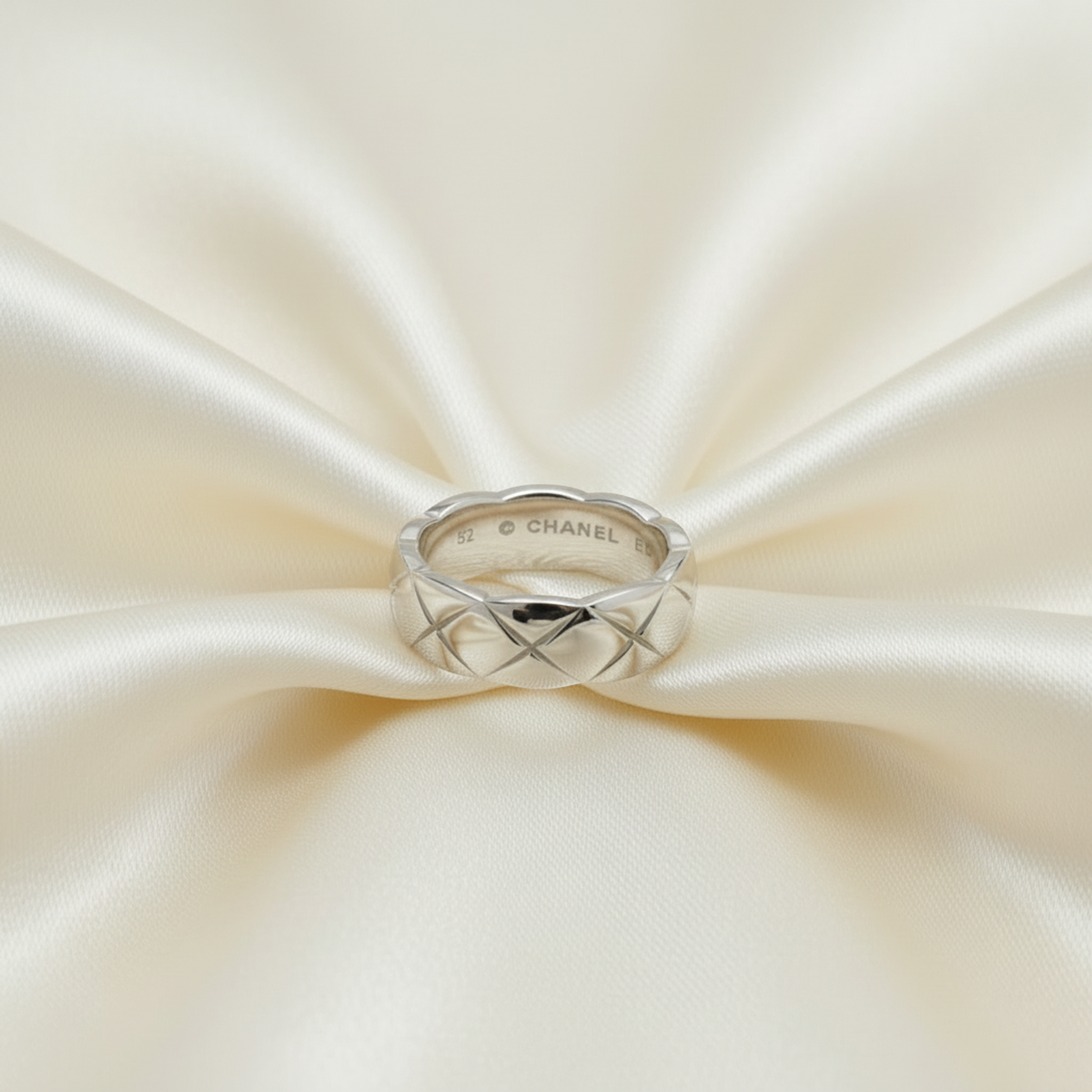 Chanel Coco Crush · 18K White Gold