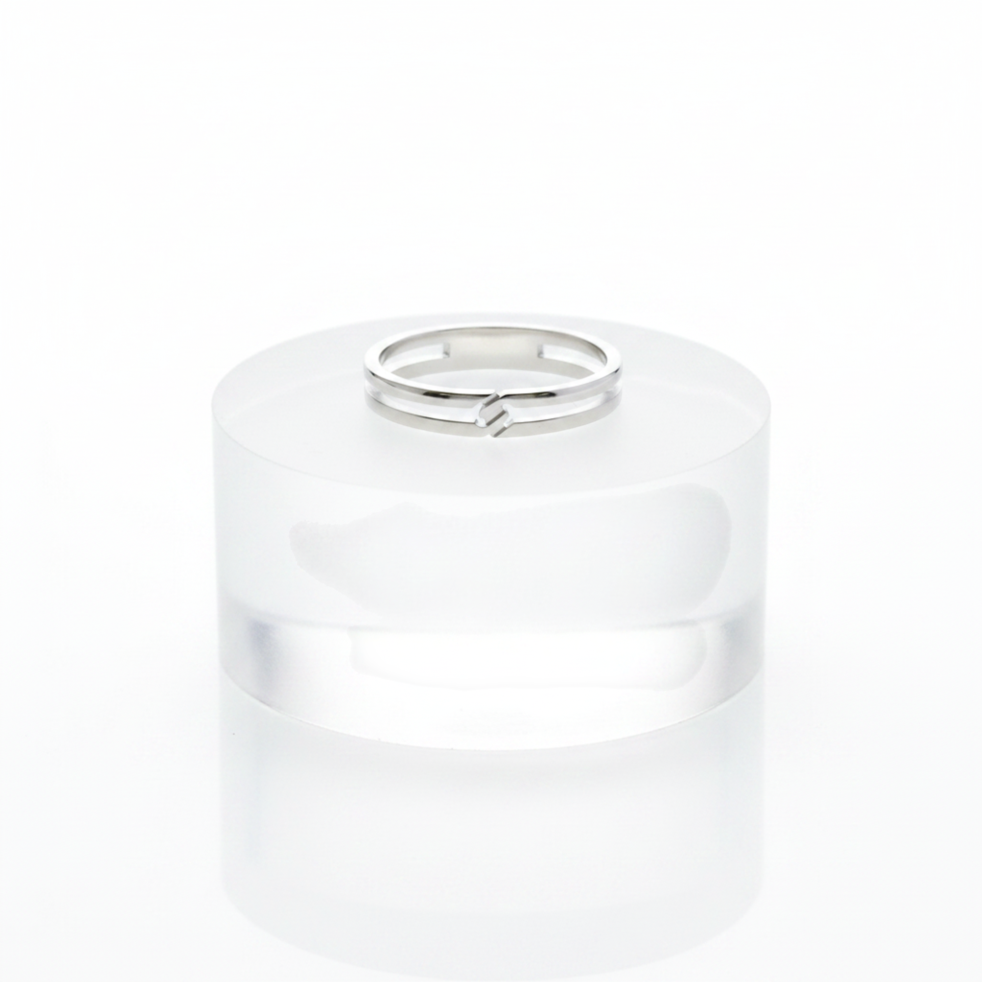 Gucci Infinity · 18K White Gold