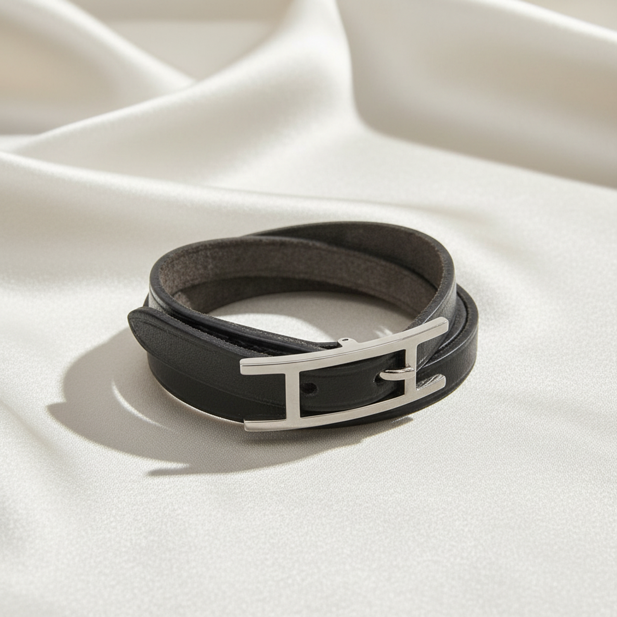 Hermès Hapi · Choker Bangle · Leather