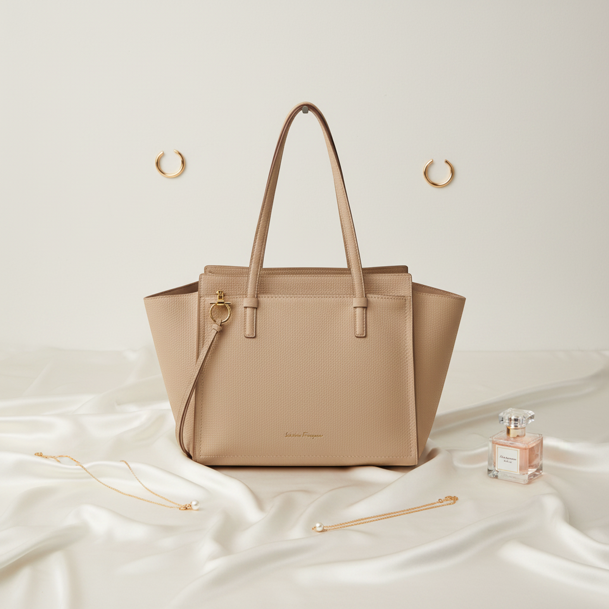 Salvatore Ferragamo Gancini · Leather Tote
