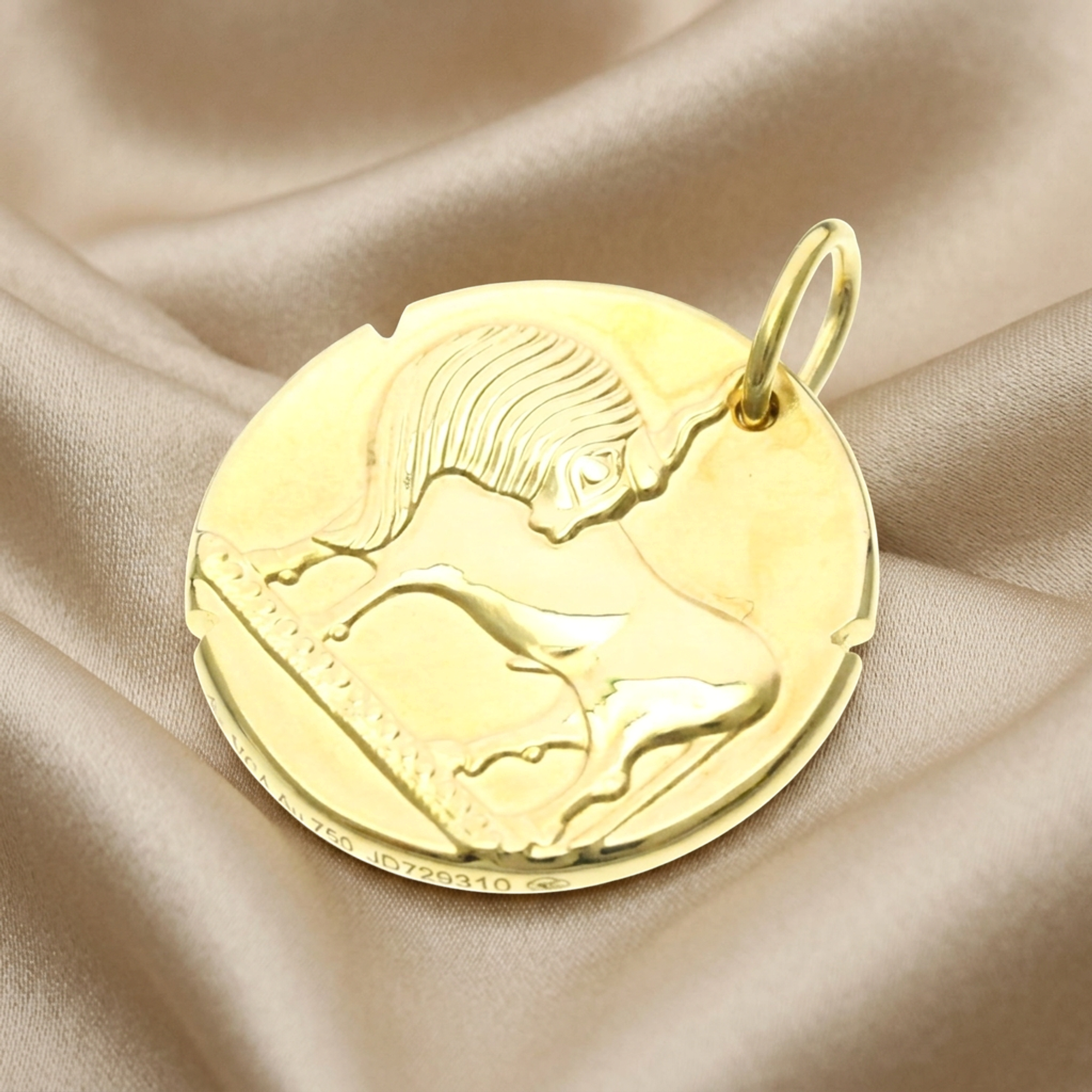 Van Cleef & Arpels Zodiac Taurus · 18K Yellow Gold