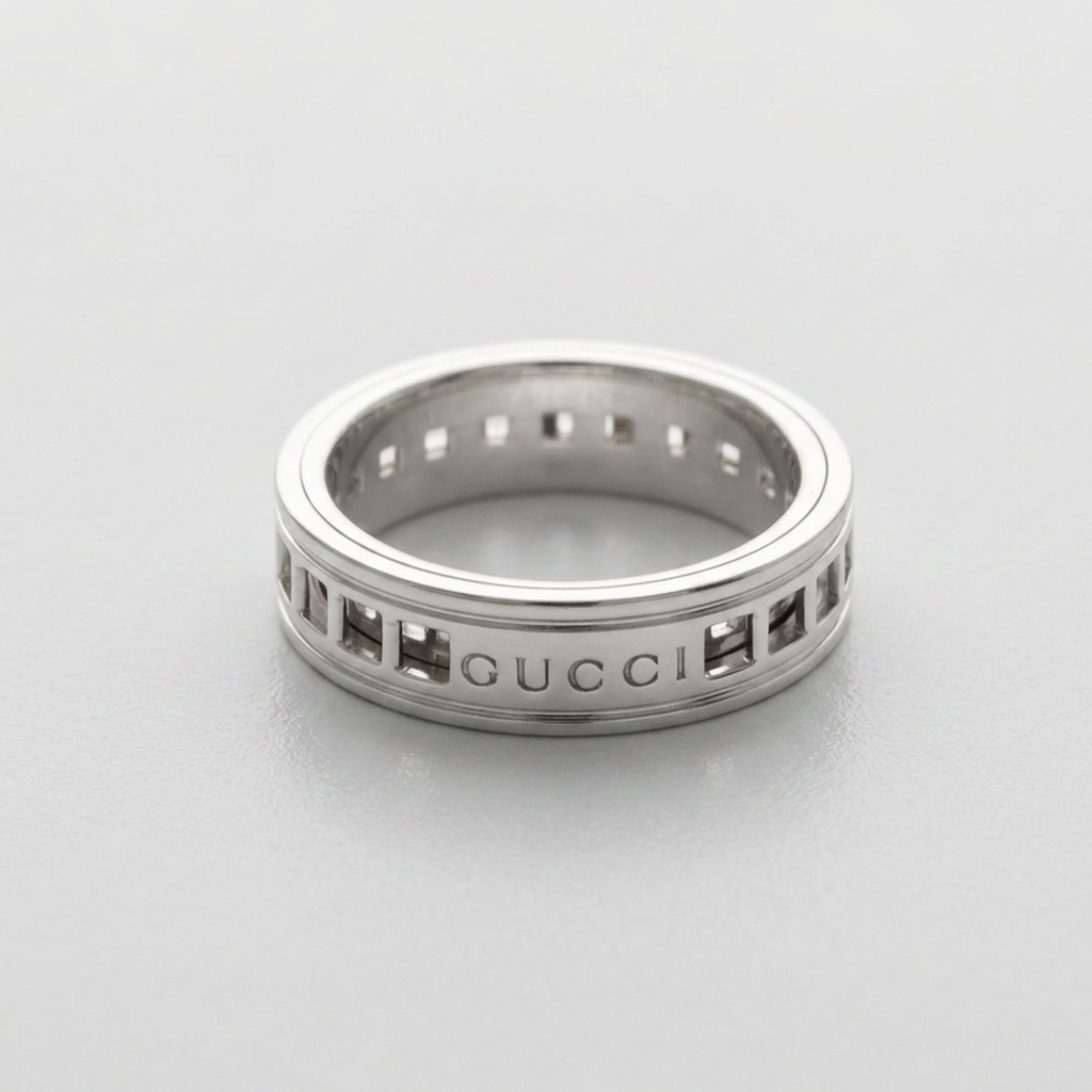 Gucci Scroll · 18K White Gold