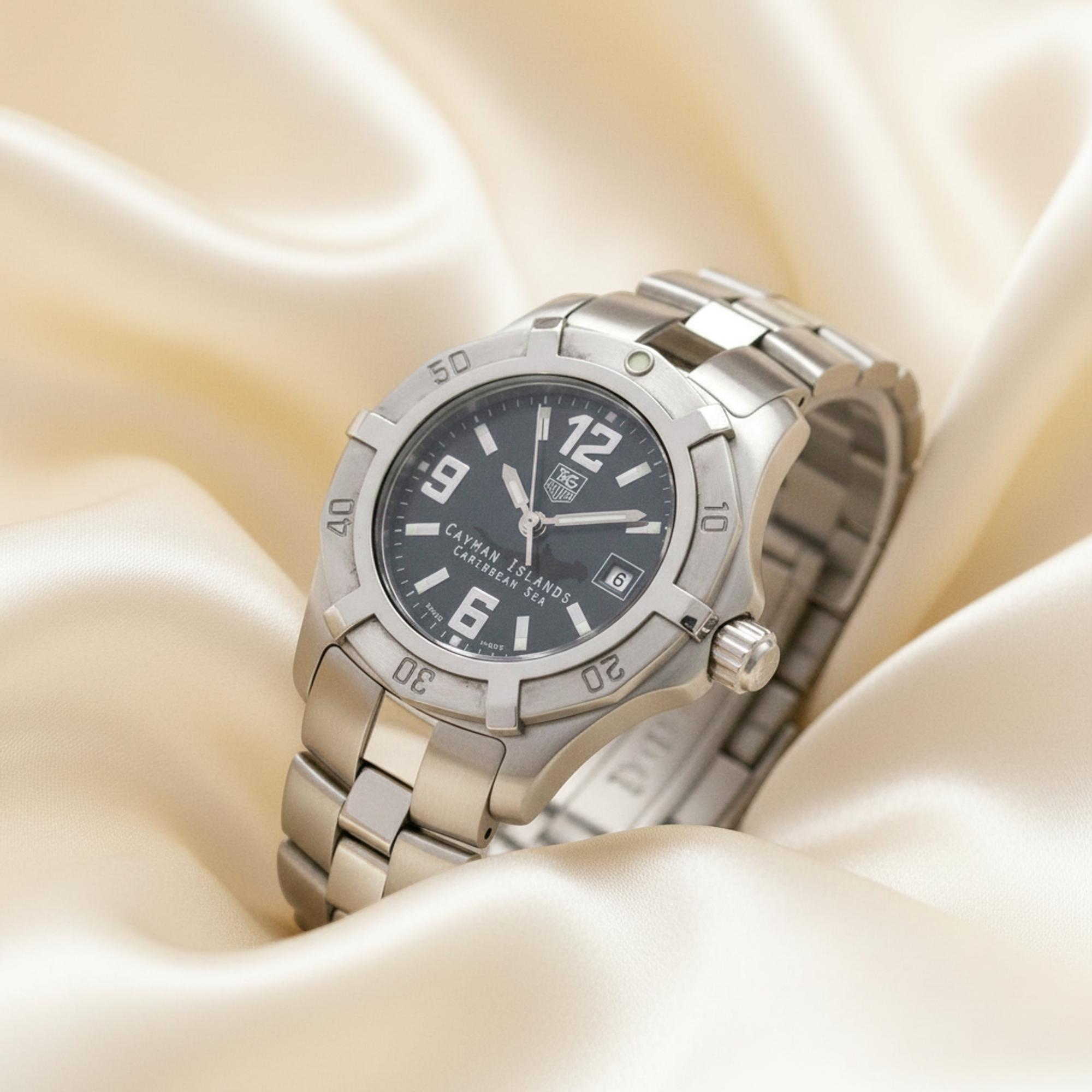 Tag Heuer 2000 · Cayman Islands Edition