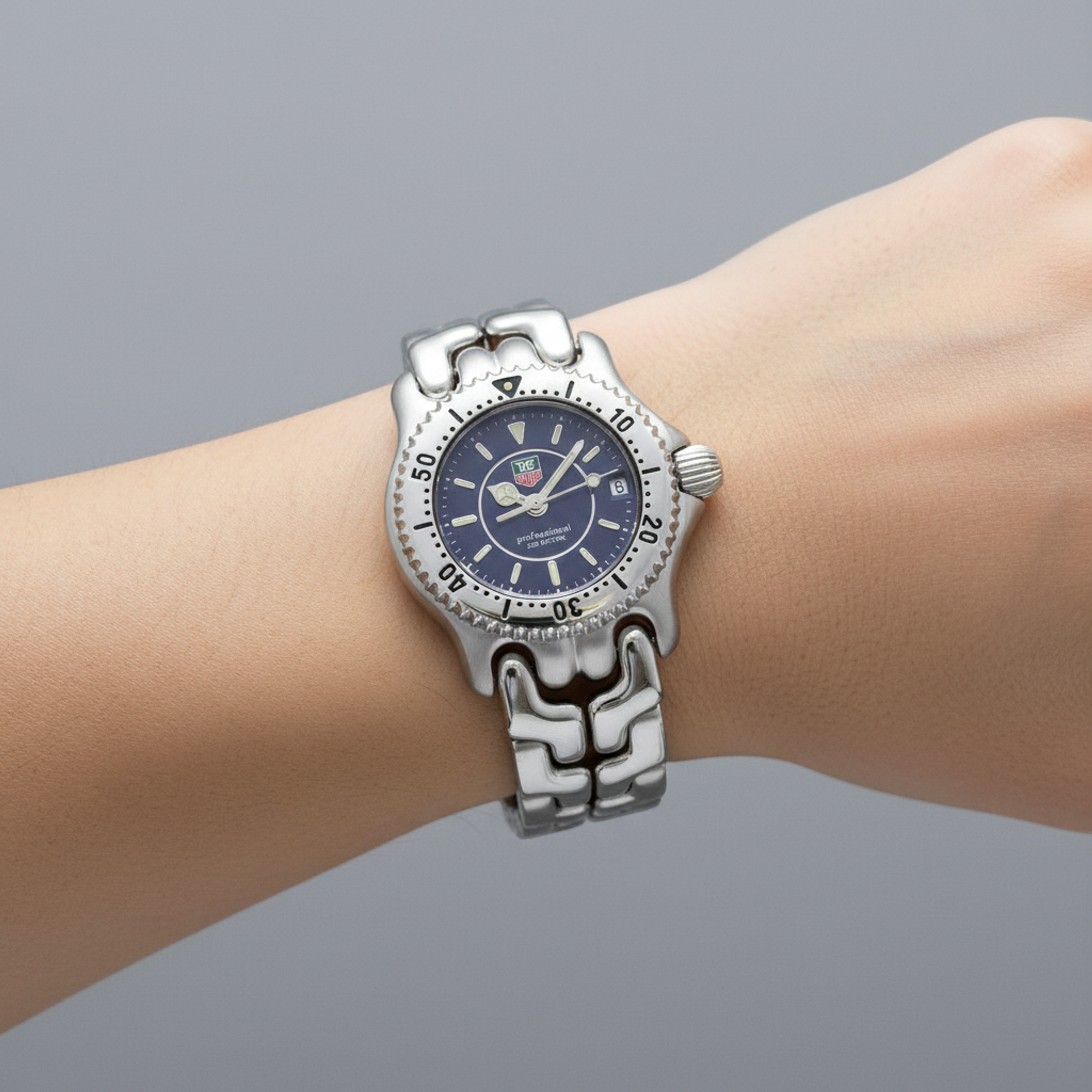 Tag Heuer Sel Professional 200M · Steel