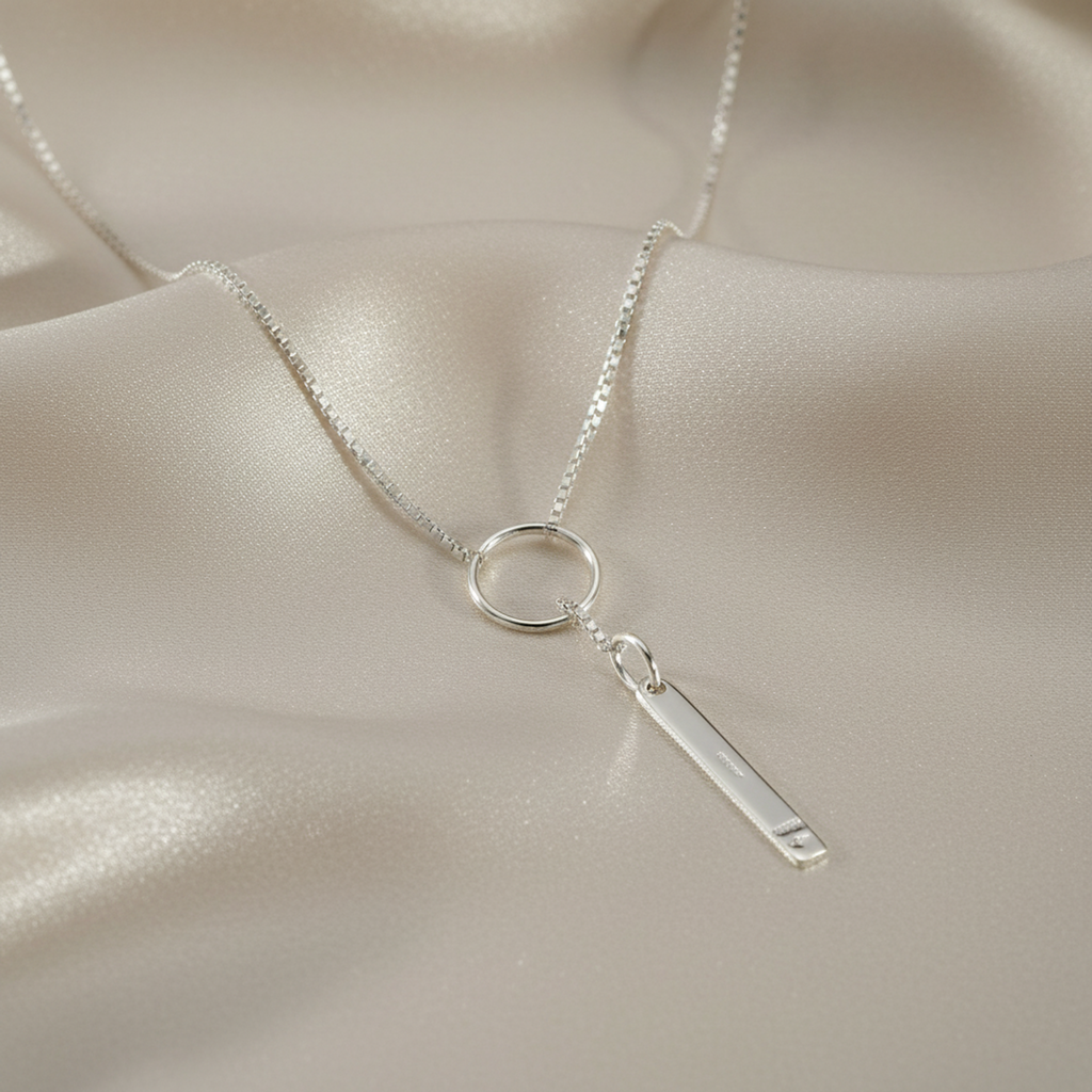 Gucci Lariat · 18K White Gold