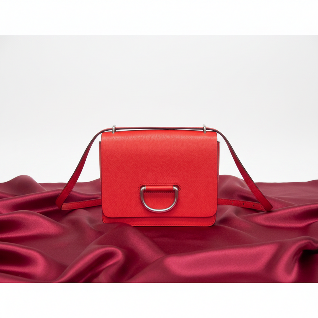 Burberry D-Ring · Leather Shoulder Bag