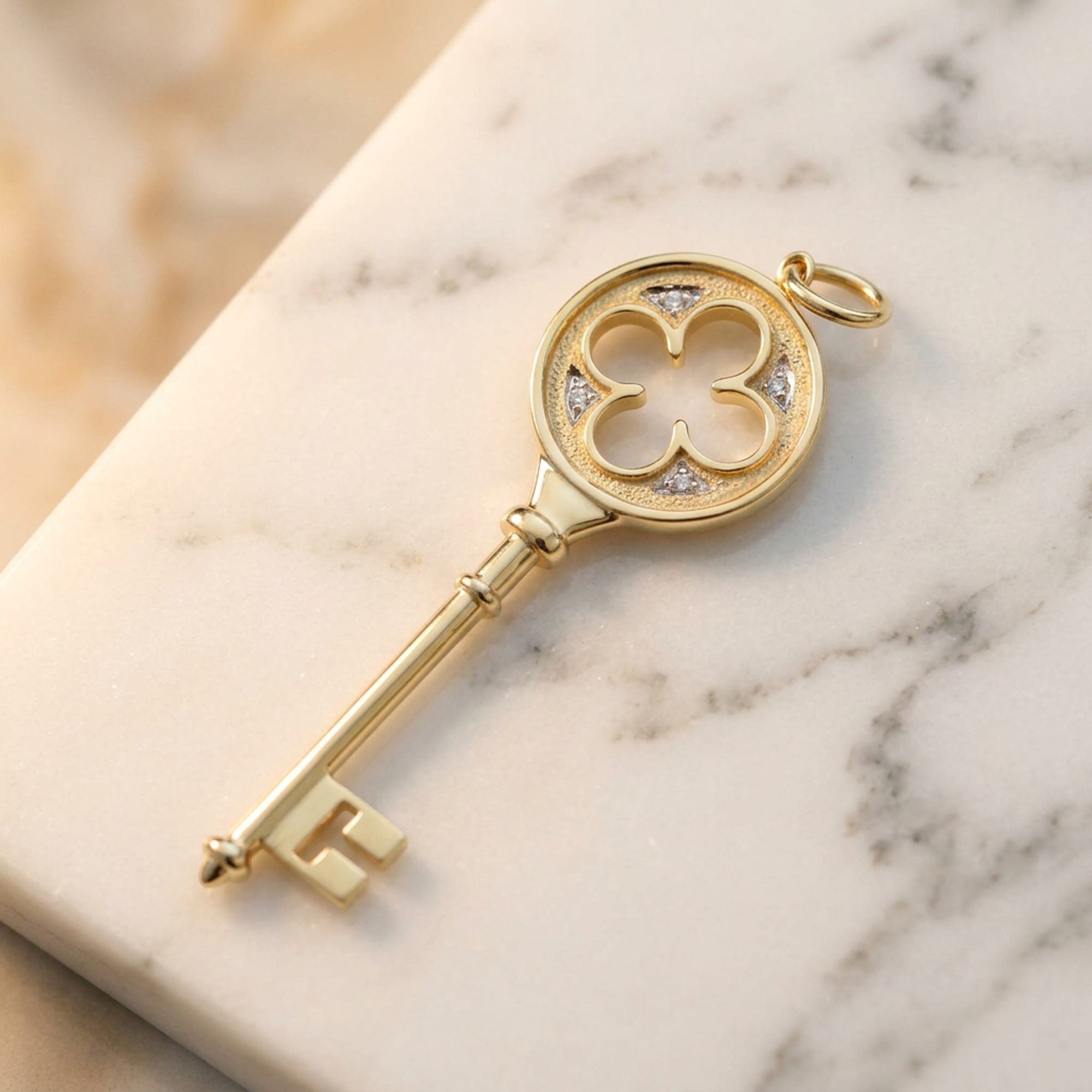 Tiffany Clover Key · 18K Yellow Gold · Diamond