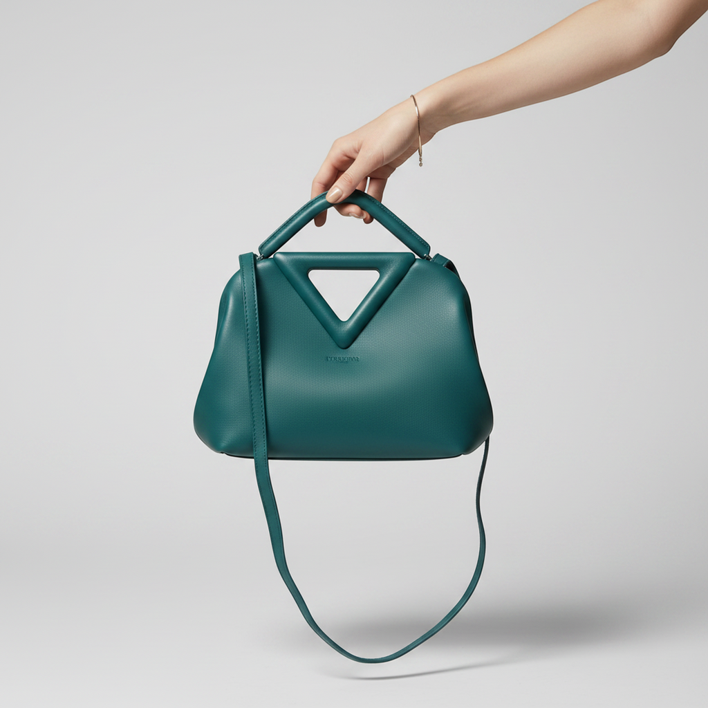 Bottega Veneta Point Small · Leather