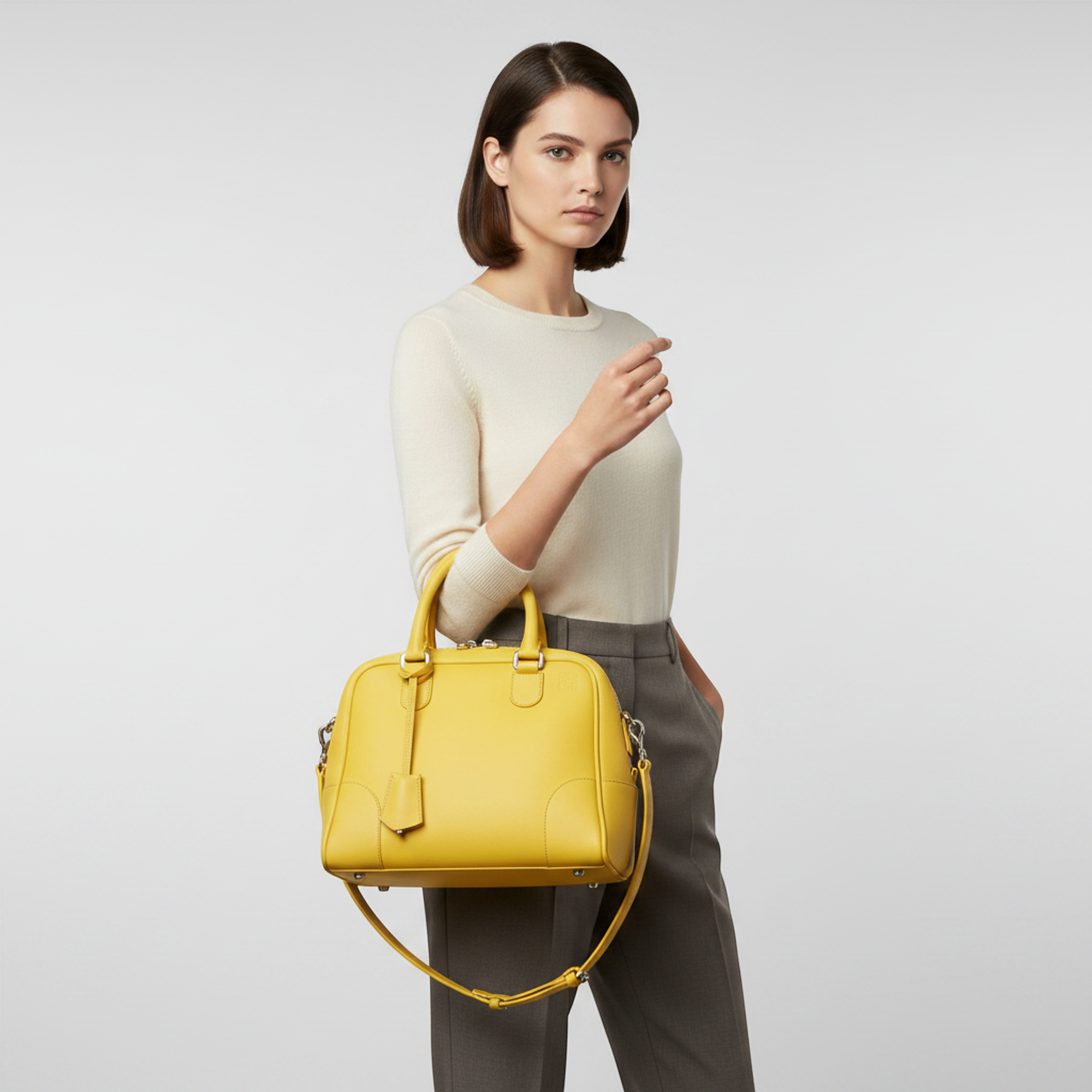 Loewe Amazona 75 · Calfskin