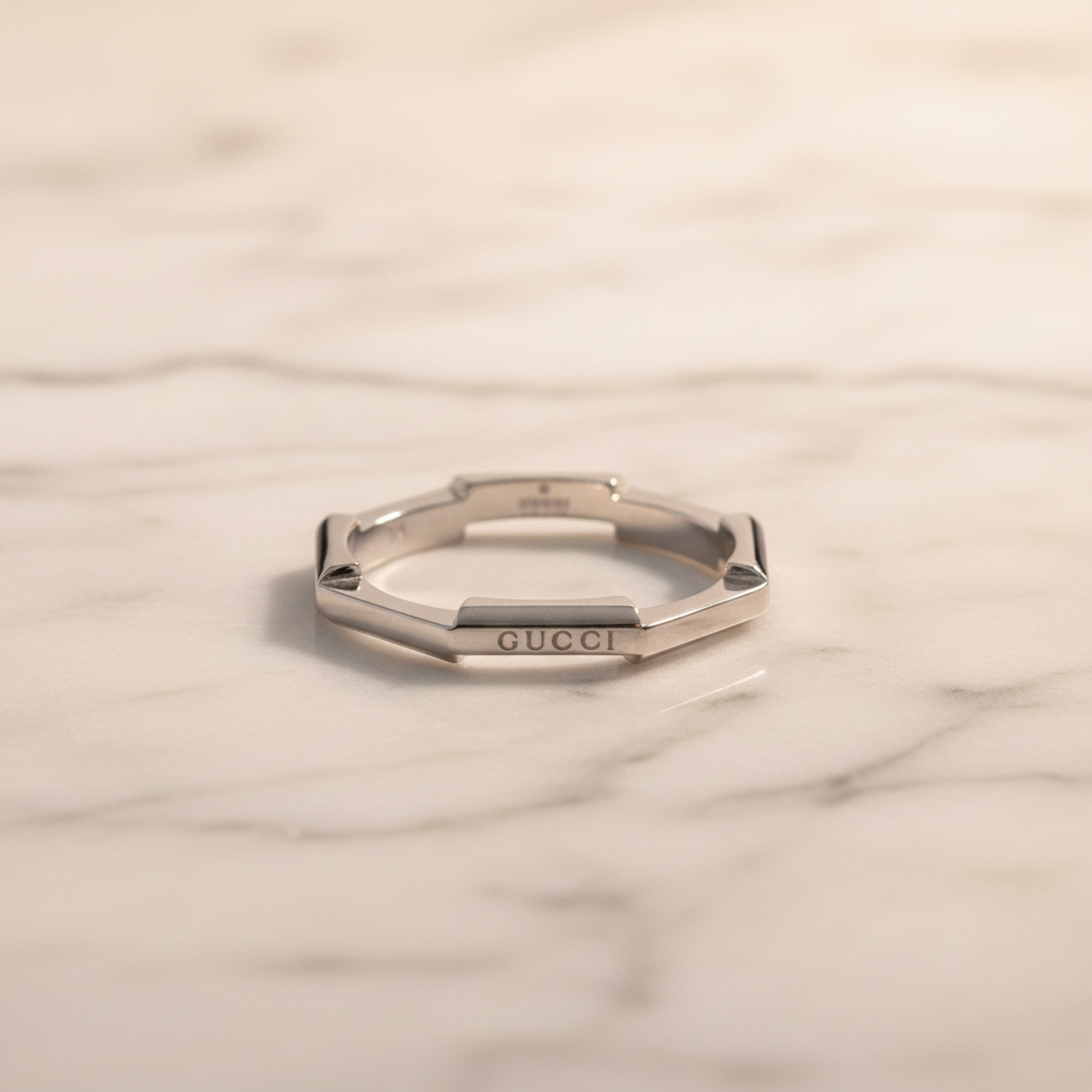 Gucci Octagon · Platinum