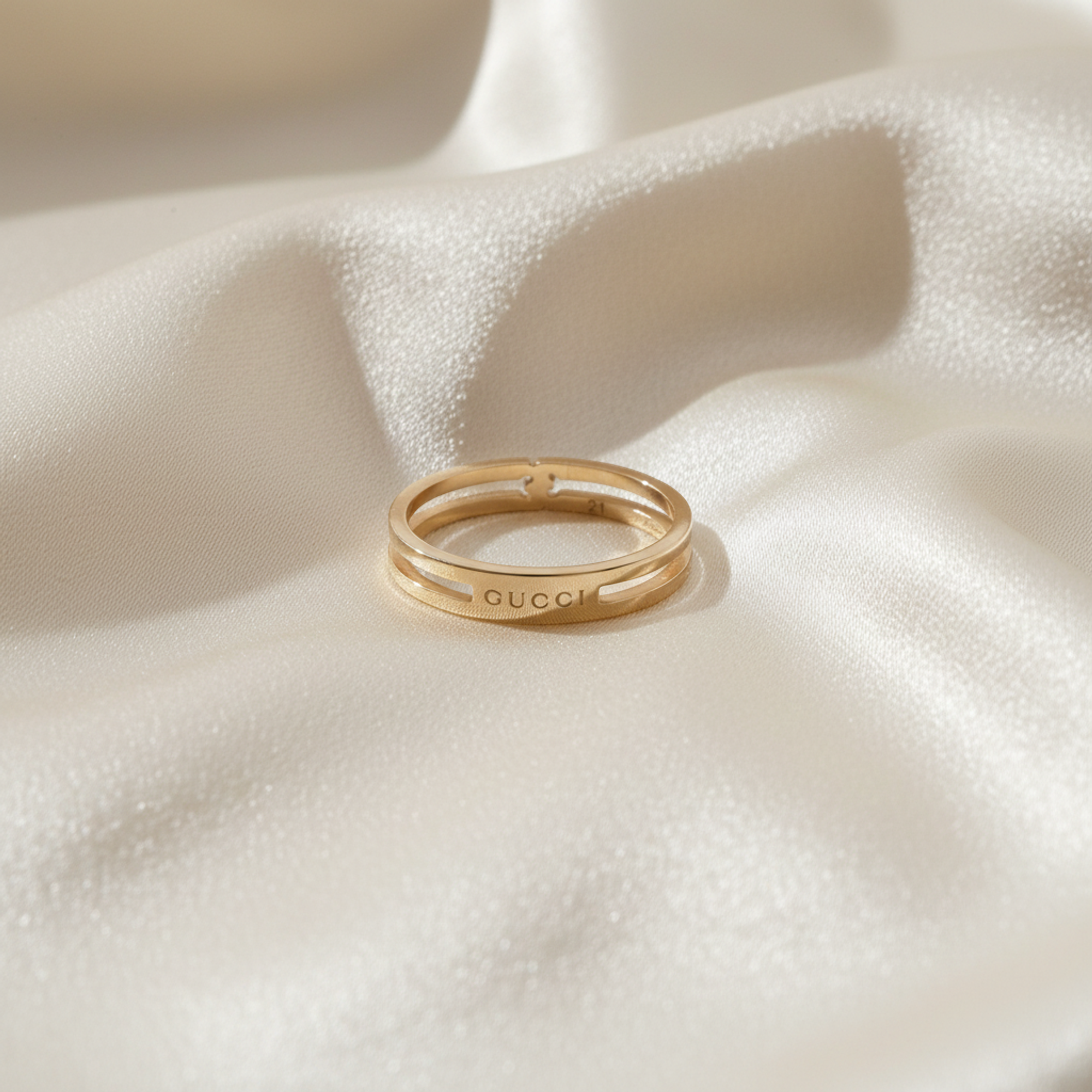 Gucci Infinity · Rose Gold