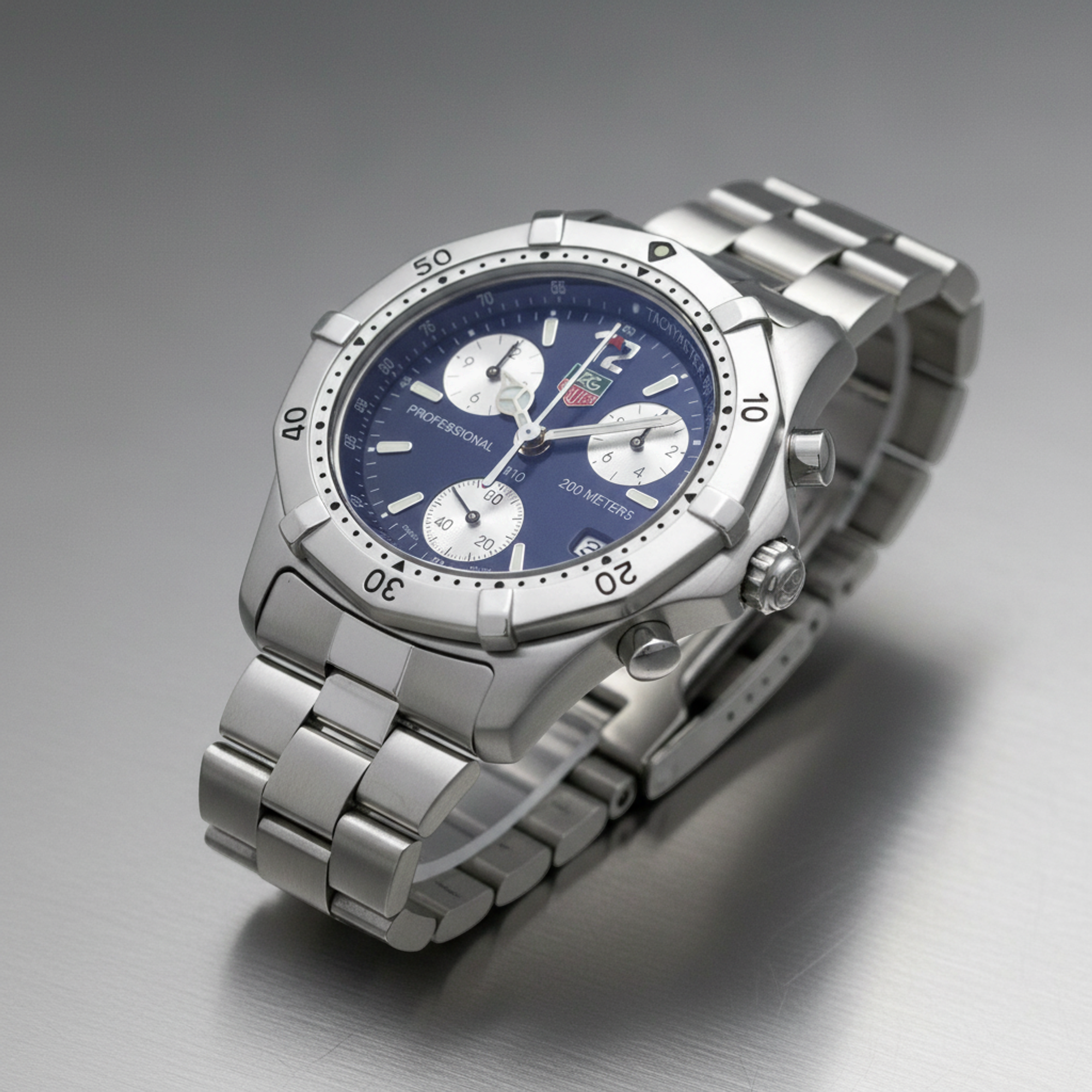 Tag Heuer 2000 Professional · Chronograph