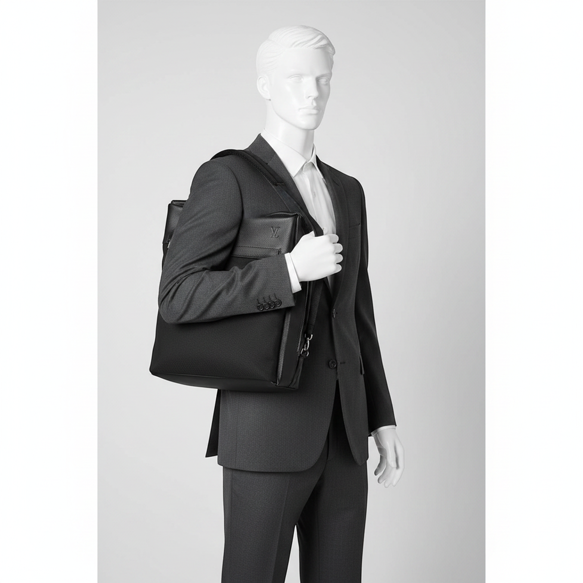 Louis Vuitton Taiga Beluga · Shoulder Bag