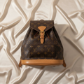 Louis Vuitton Montsouris MM · Monogram