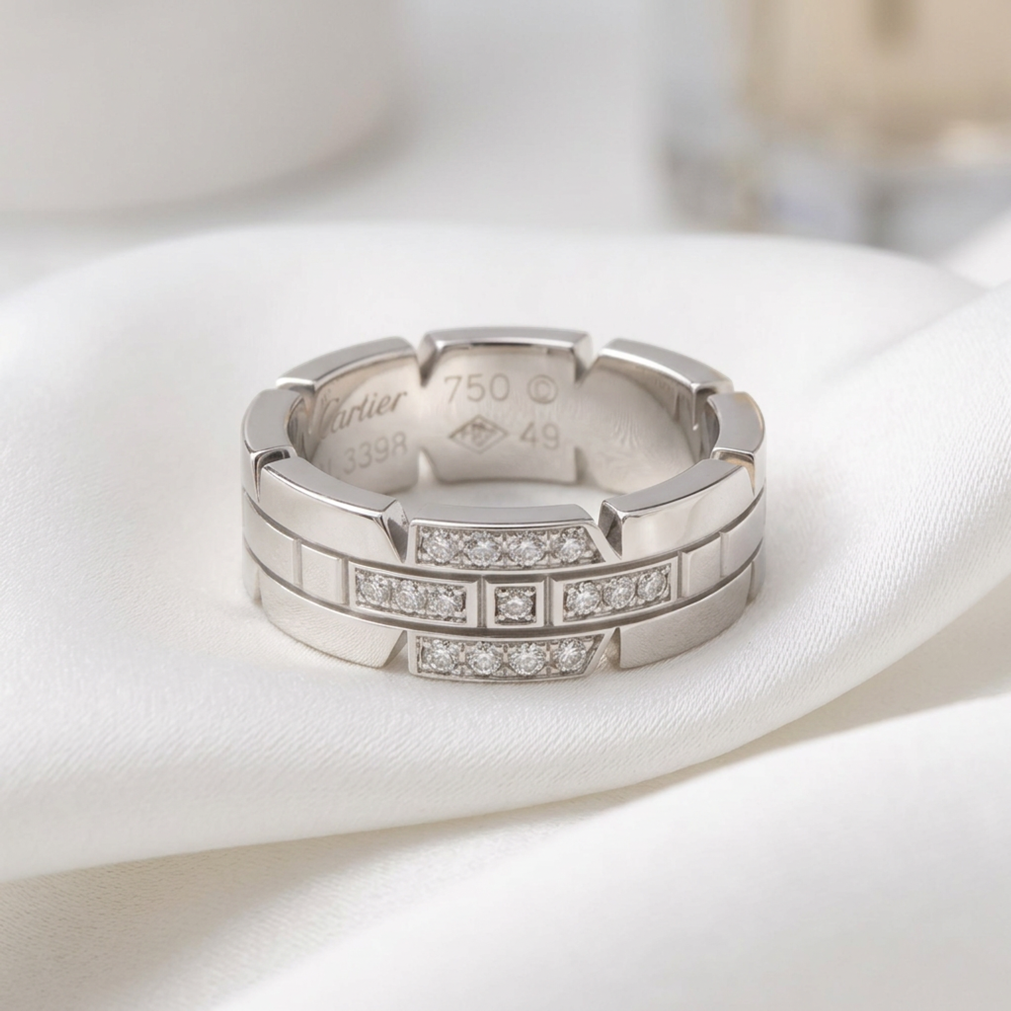 Cartier Tank Française · Diamond · White Gold