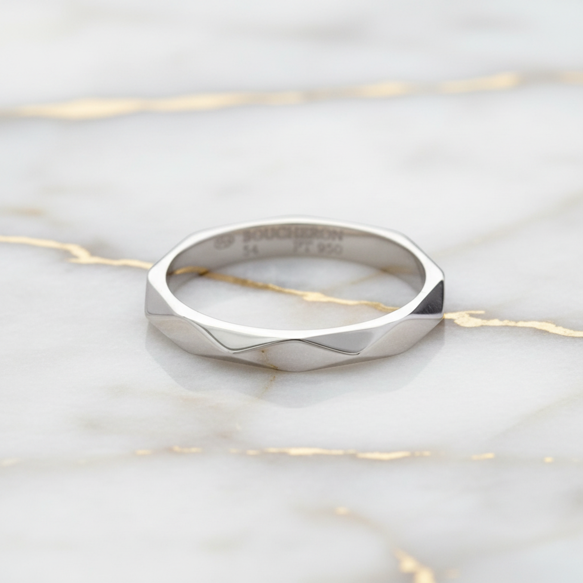 Boucheron Faceted · Platinum