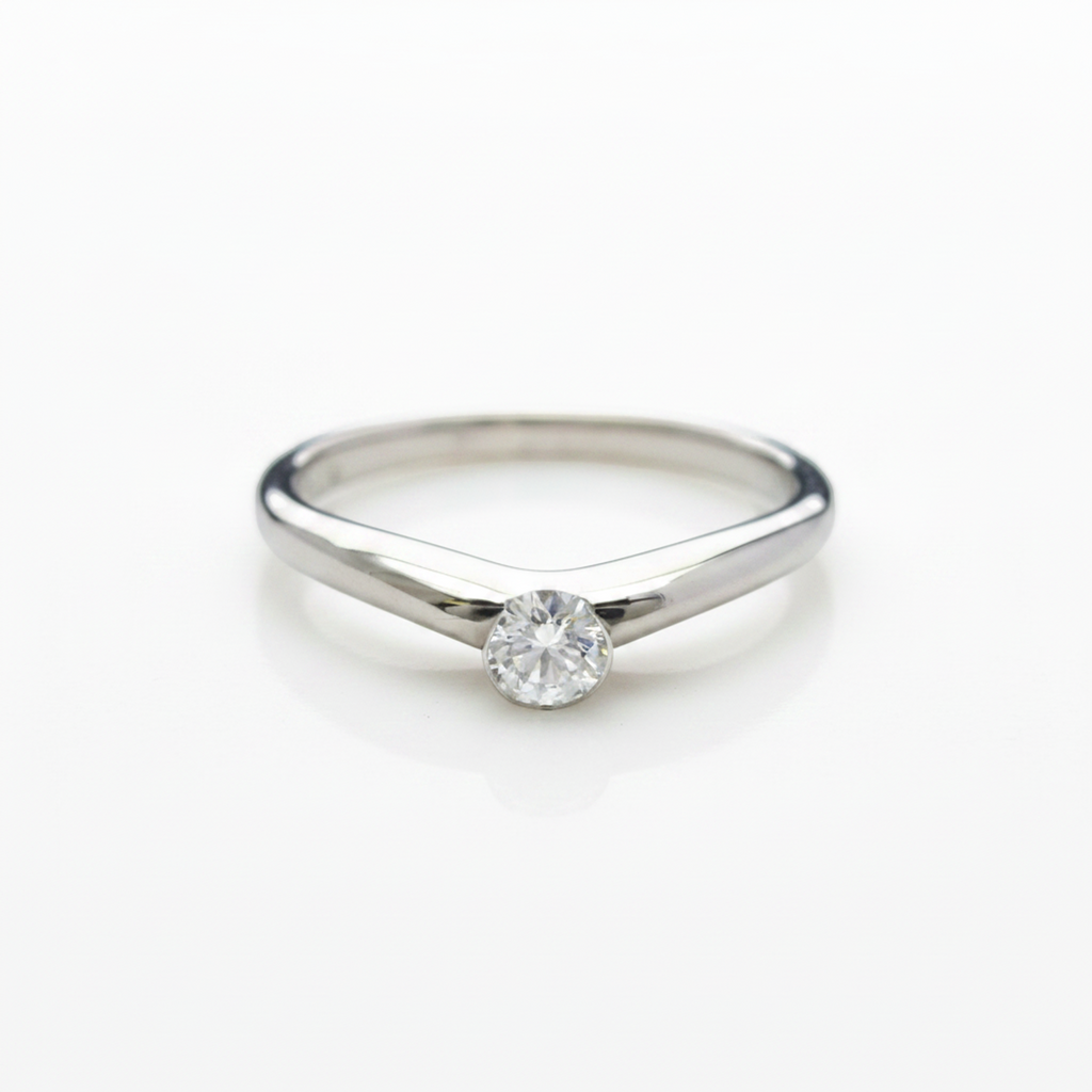 Tiffany Curved Band · Platinum · Diamond