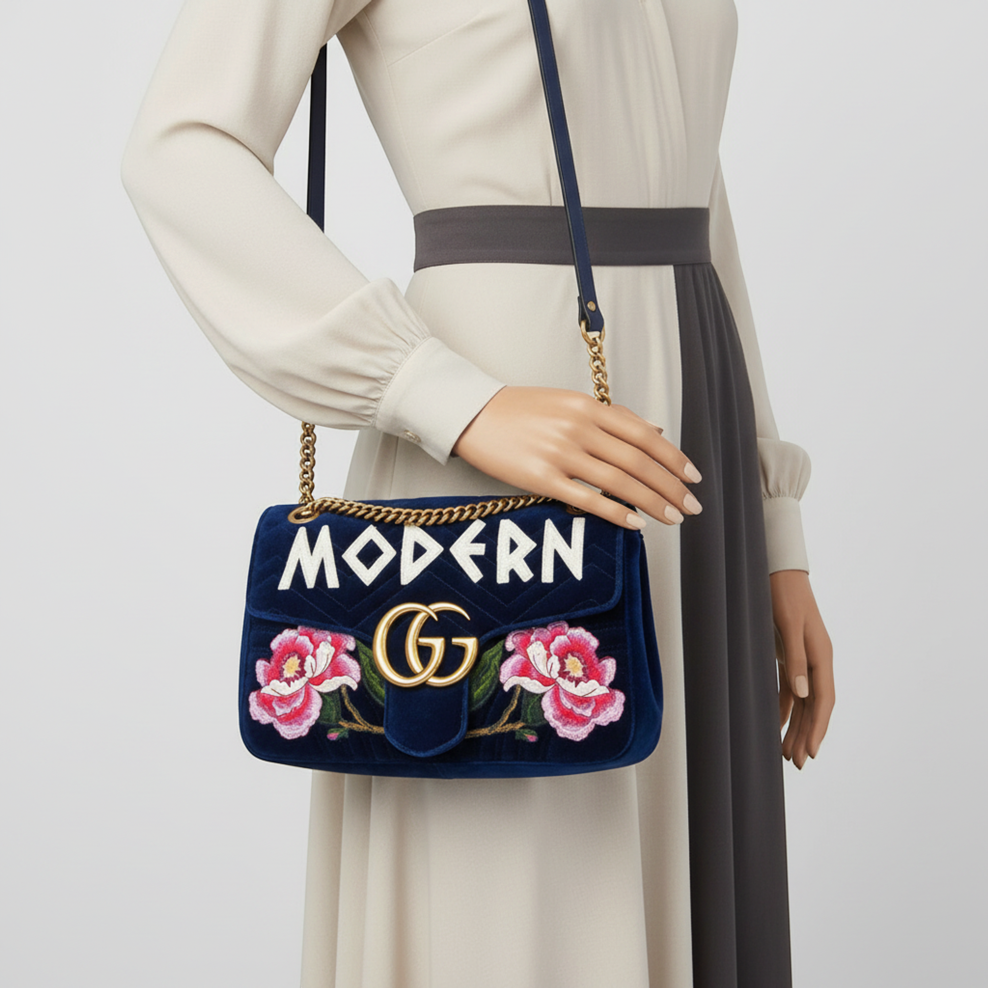 Gucci GG Marmont · Velvet · Chain Shoulder