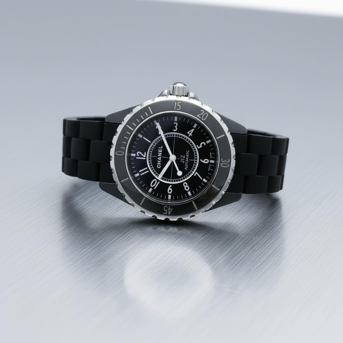 Chanel J12 · Ceramic · Automatic