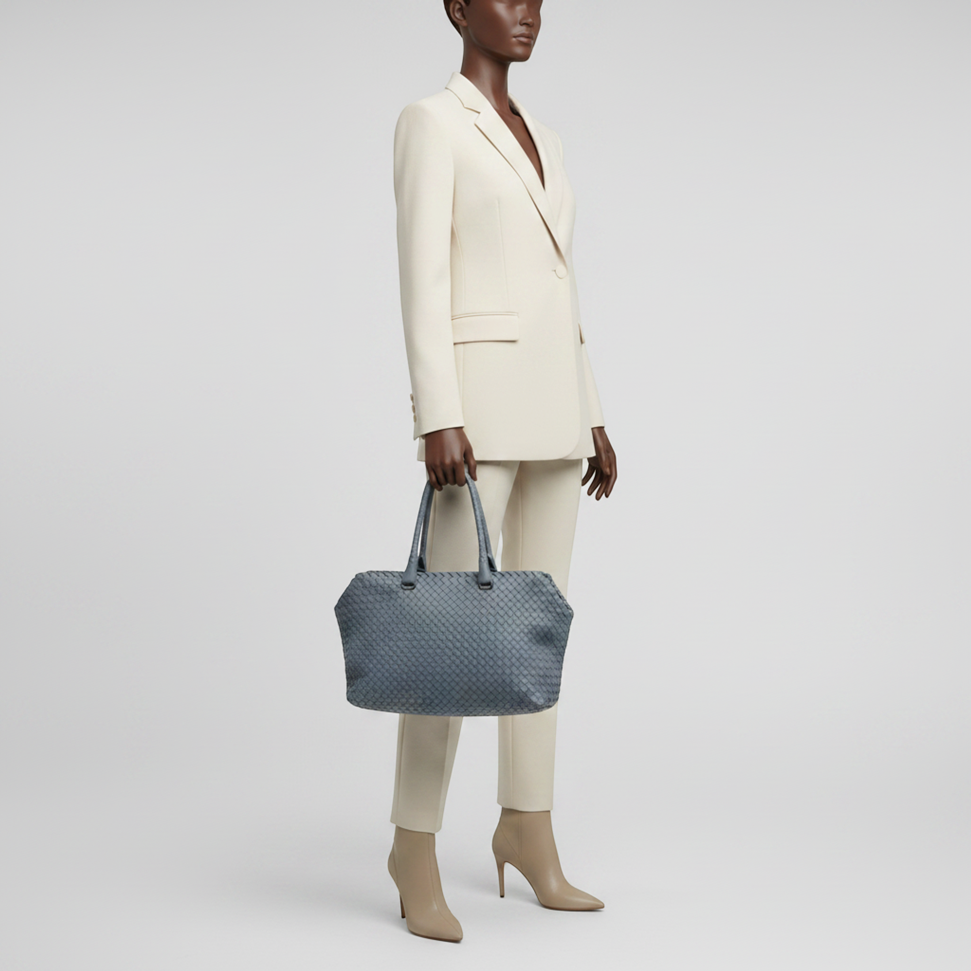 Bottega Veneta Intrecciato · Boston Bag