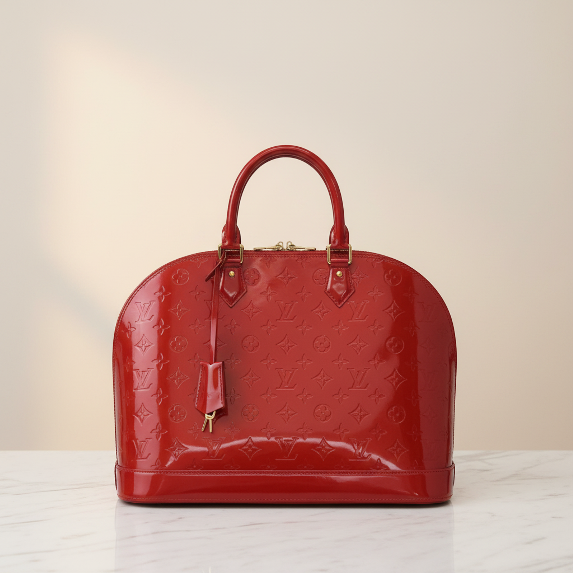 Louis Vuitton Alma GM · Monogram Vernis