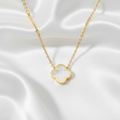 Van Cleef & Arpels Pure Alhambra · Mother of Pearl