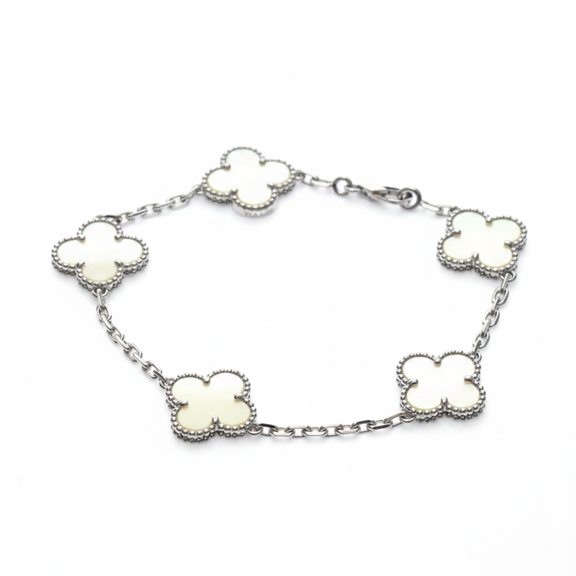 Van Cleef & Arpels Vintage Alhambra · Mother of Pearl