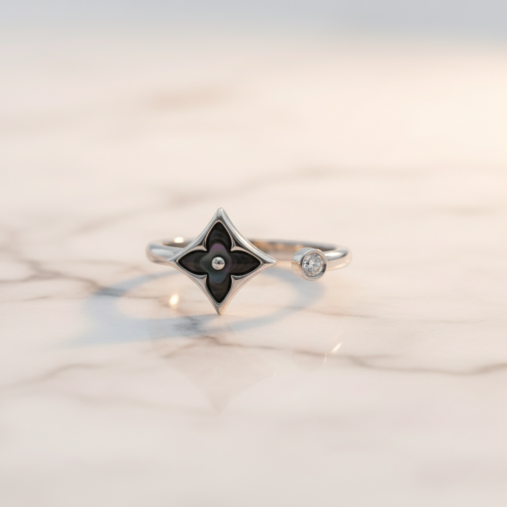 Star Blossom · 18K White Gold